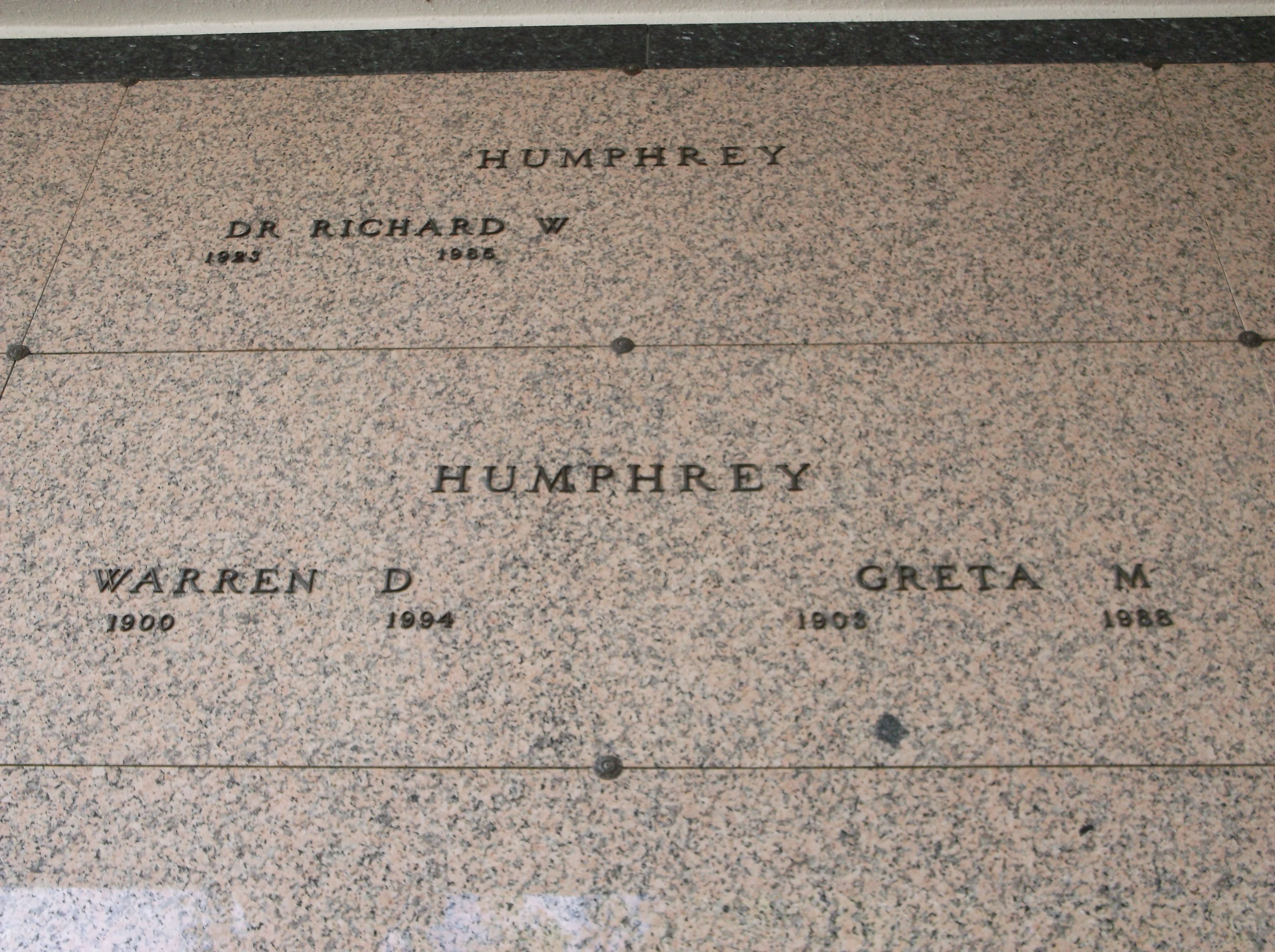 Warren D Humphrey