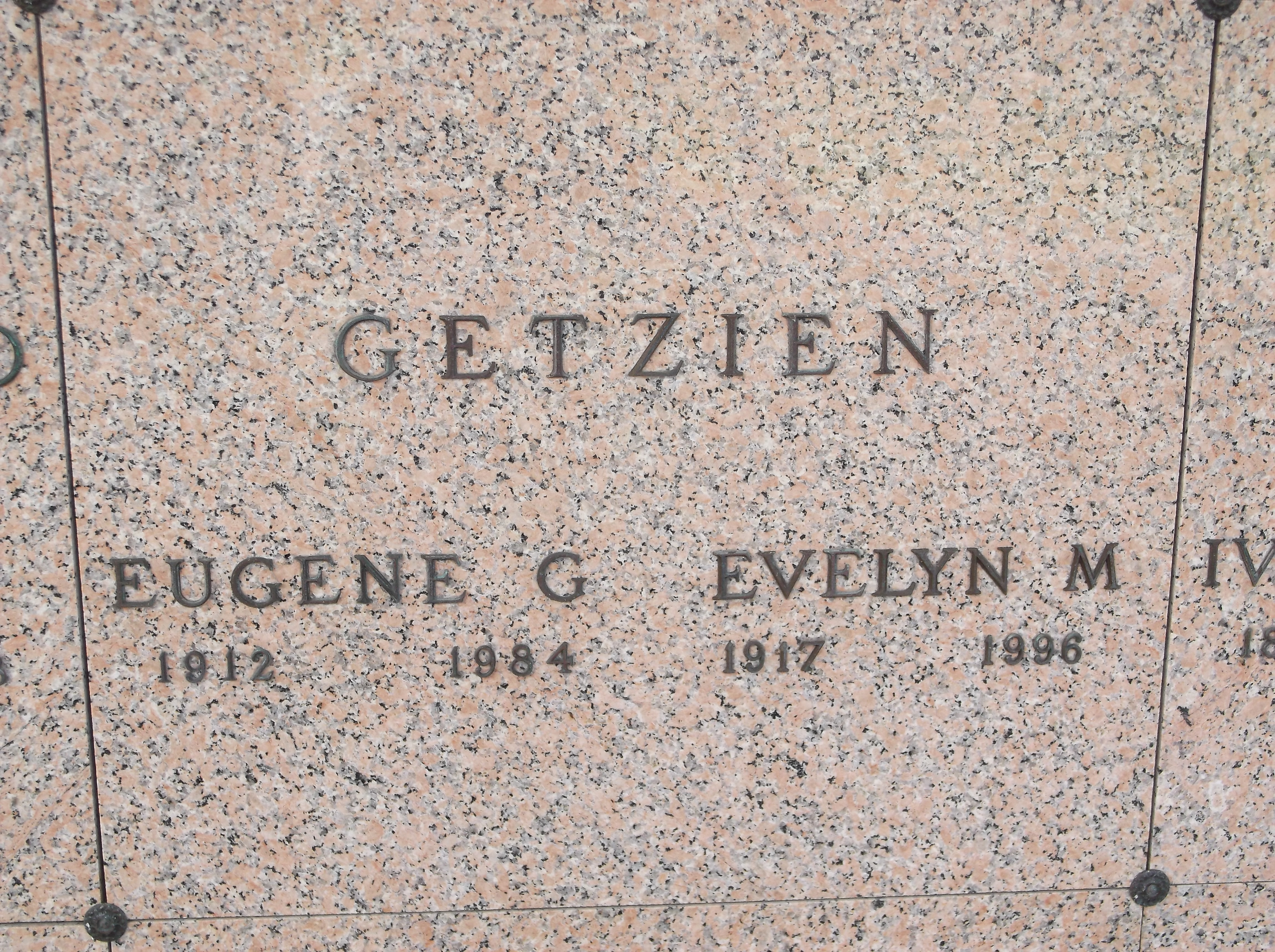 Evelyn M Getzien