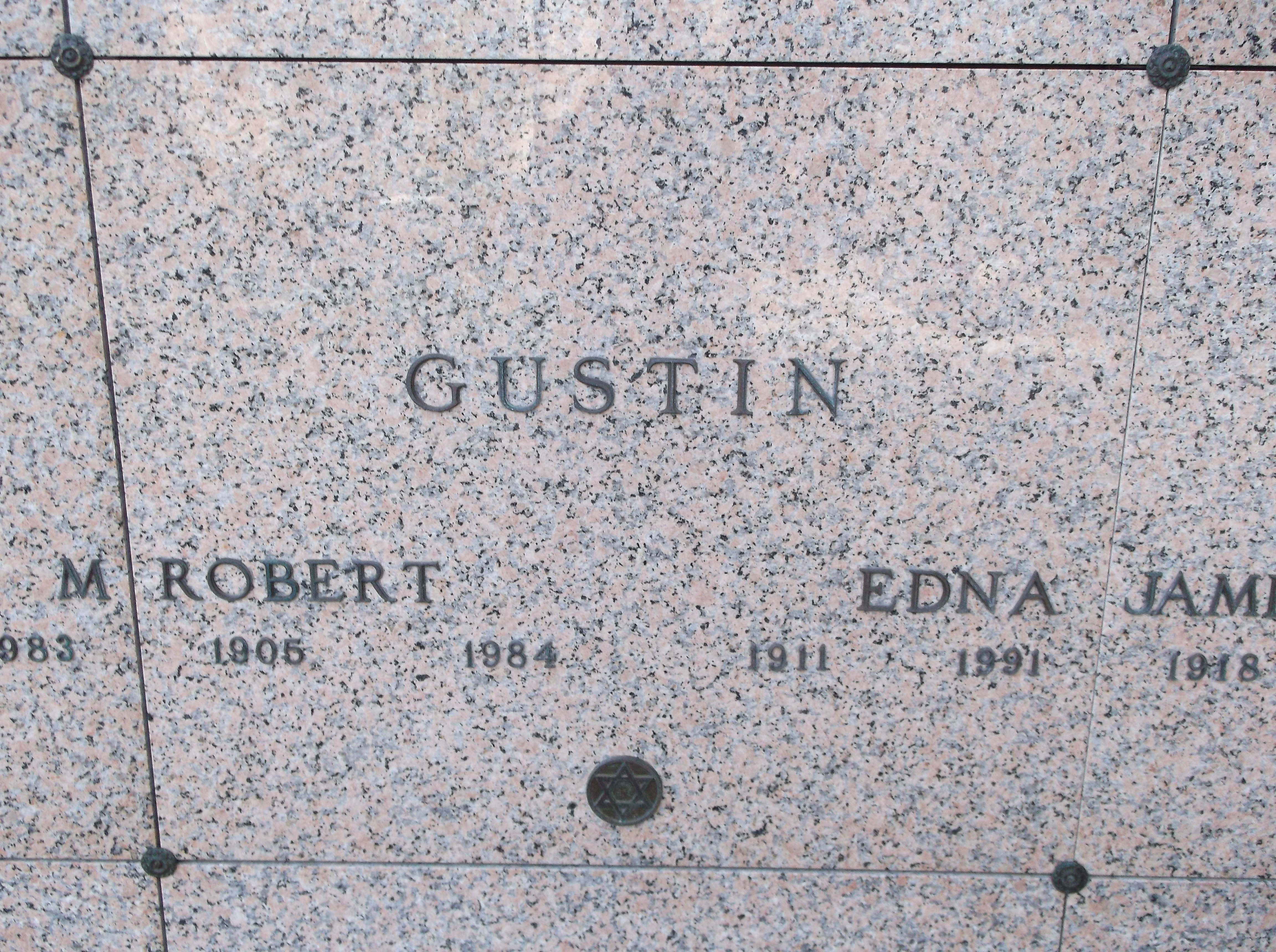 Robert Gustin