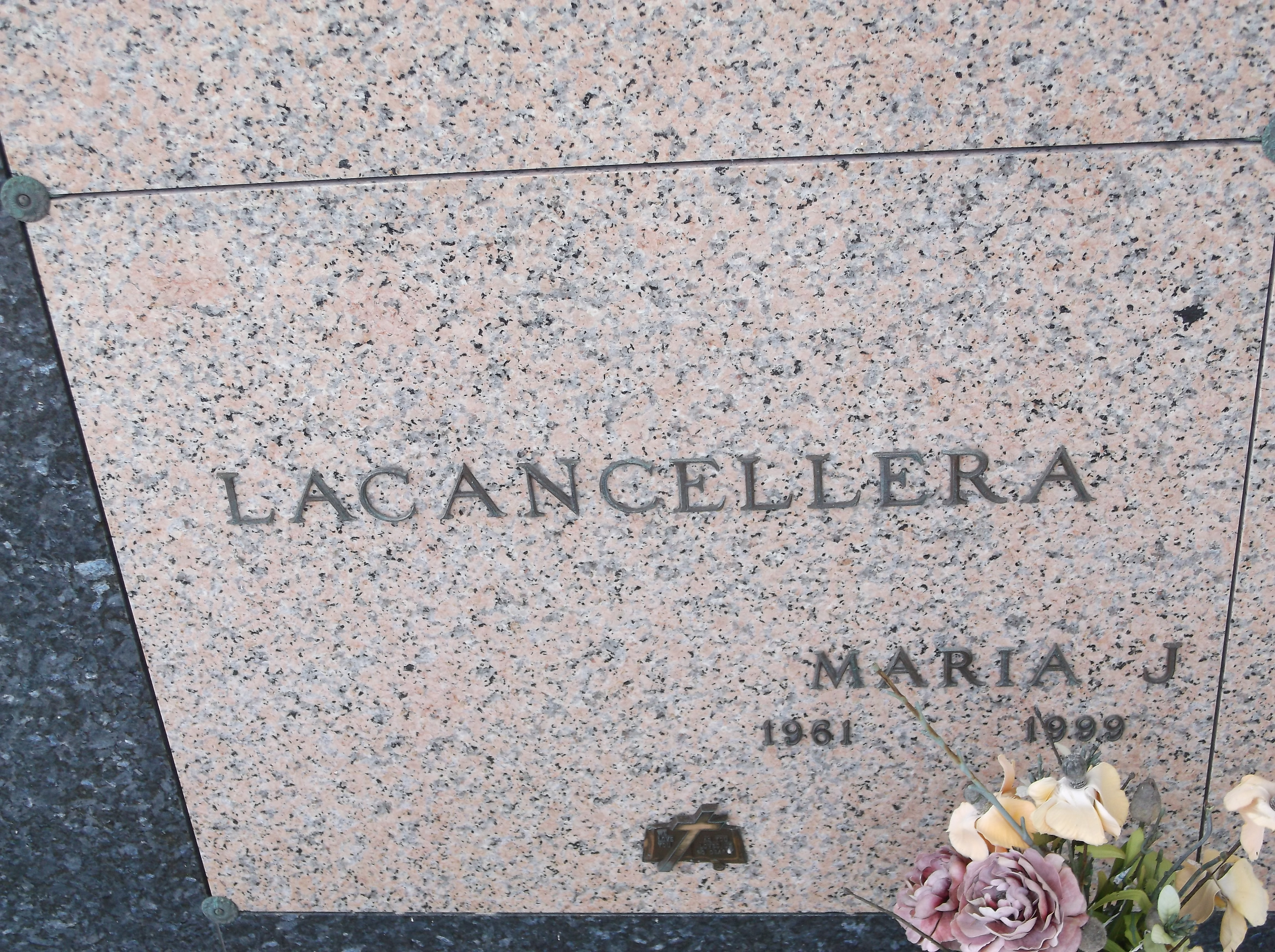 Maria J Lacancellera
