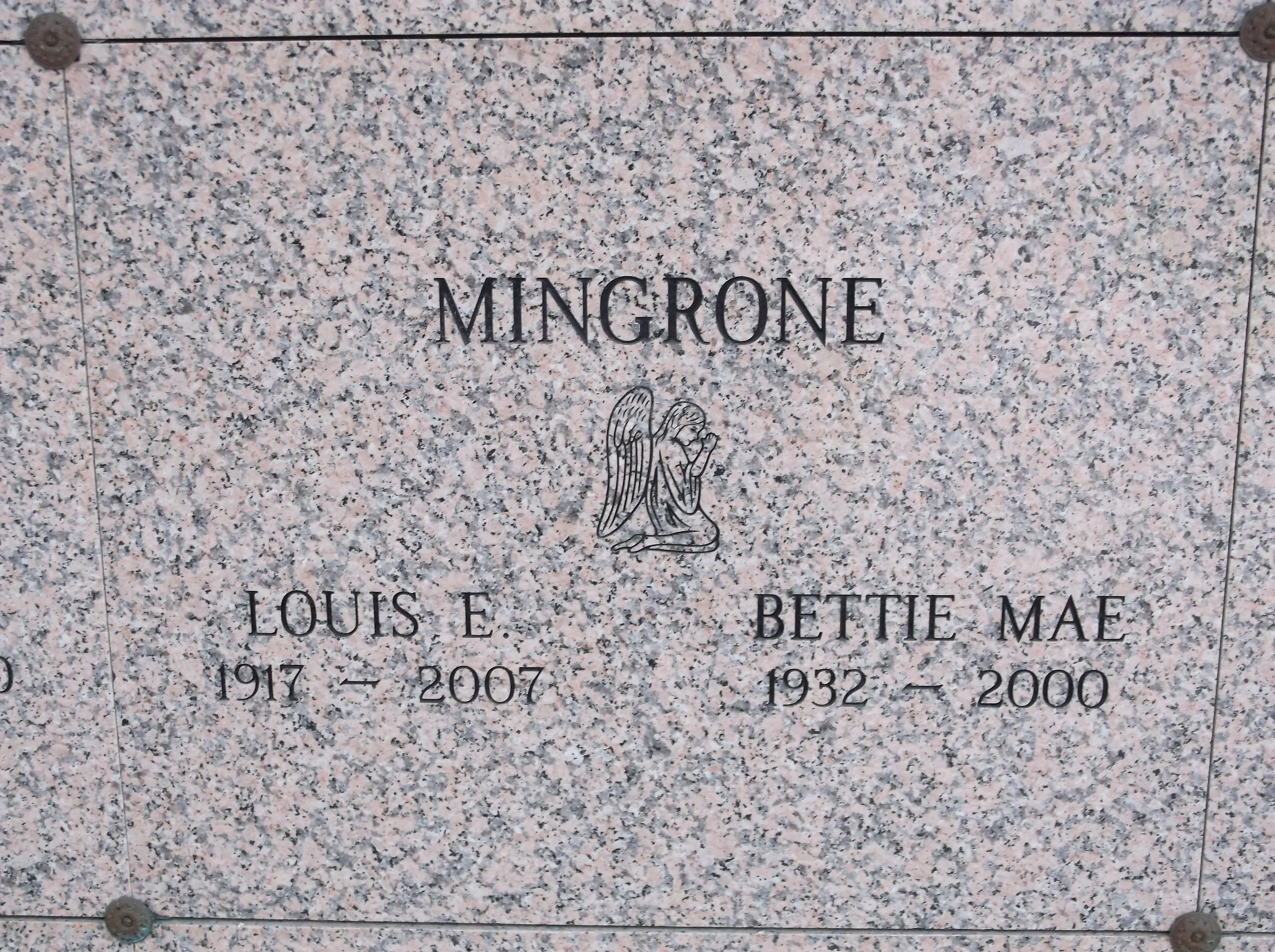 Louis E Mingrone