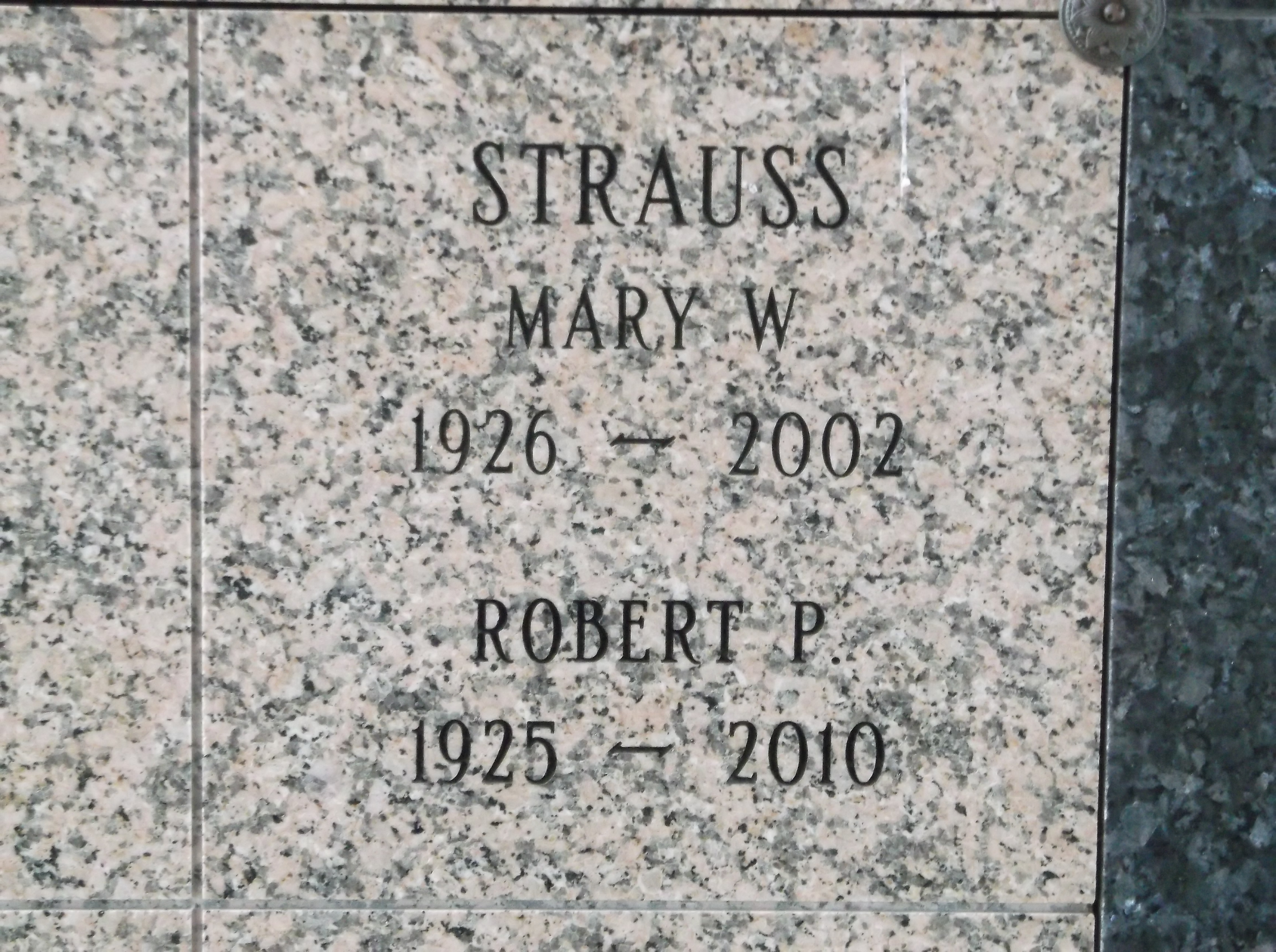 Mary W Strauss