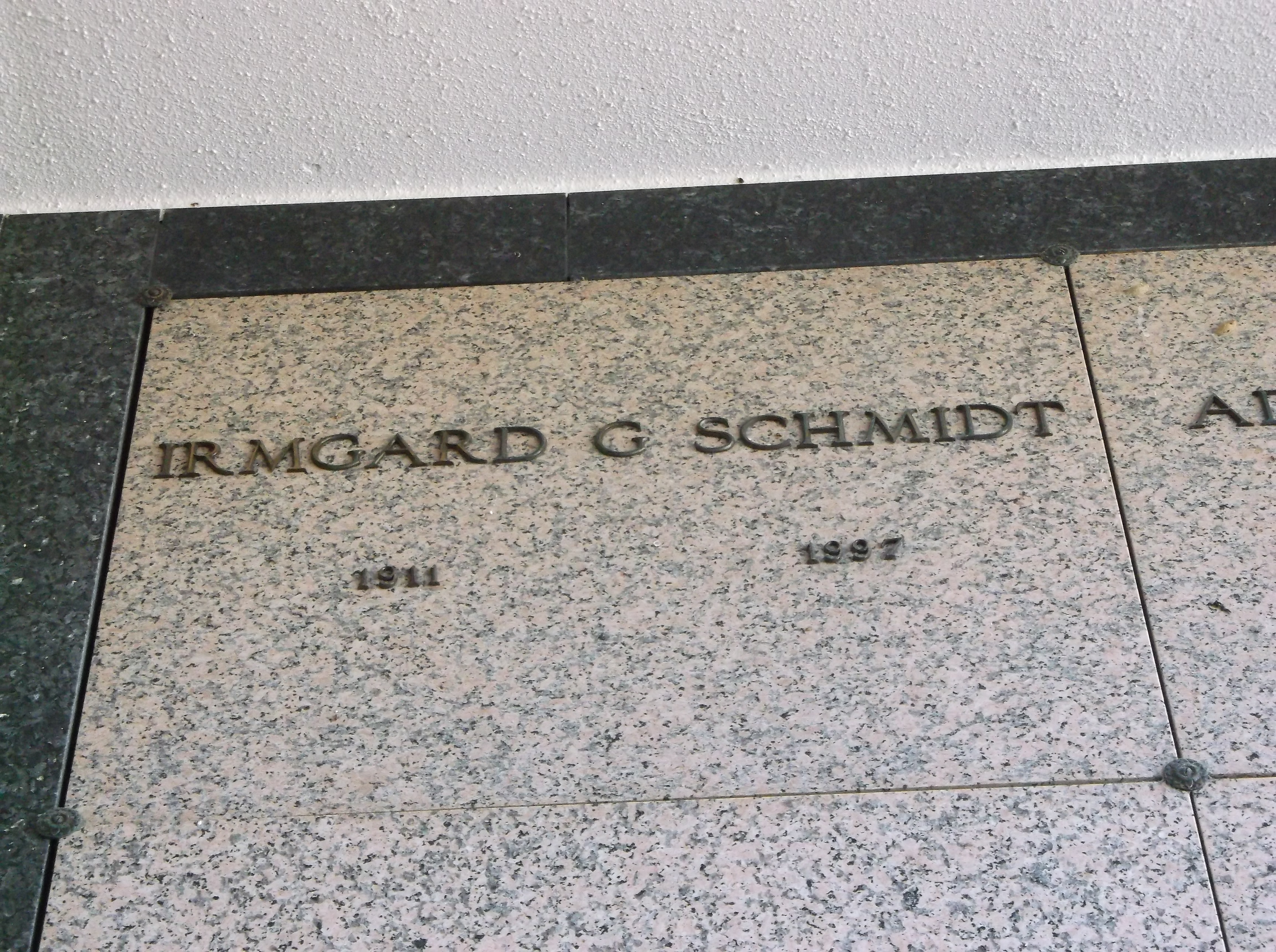 Irmgard G Schmidt