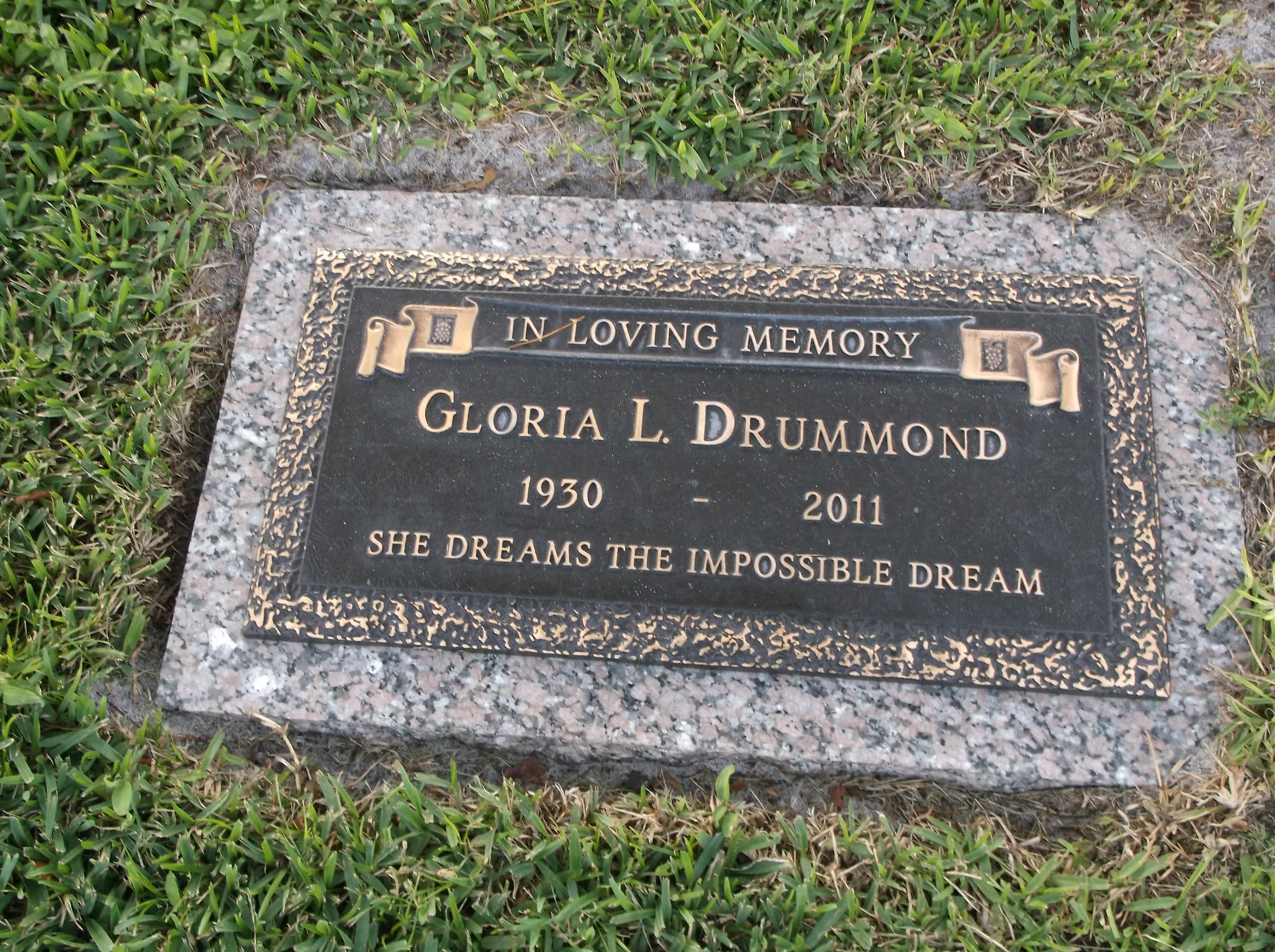 Gloria L Drummond