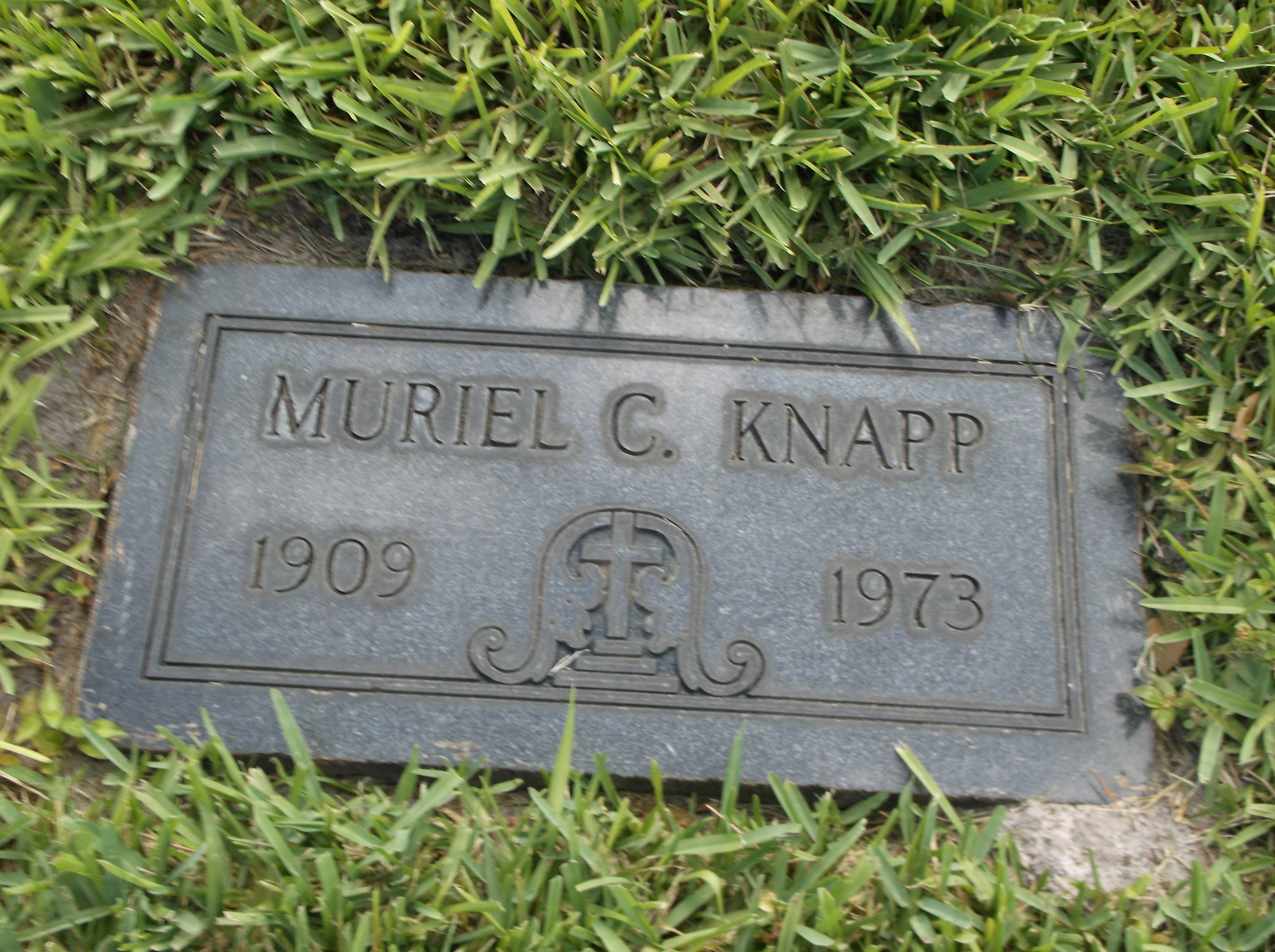 Muriel C Knapp