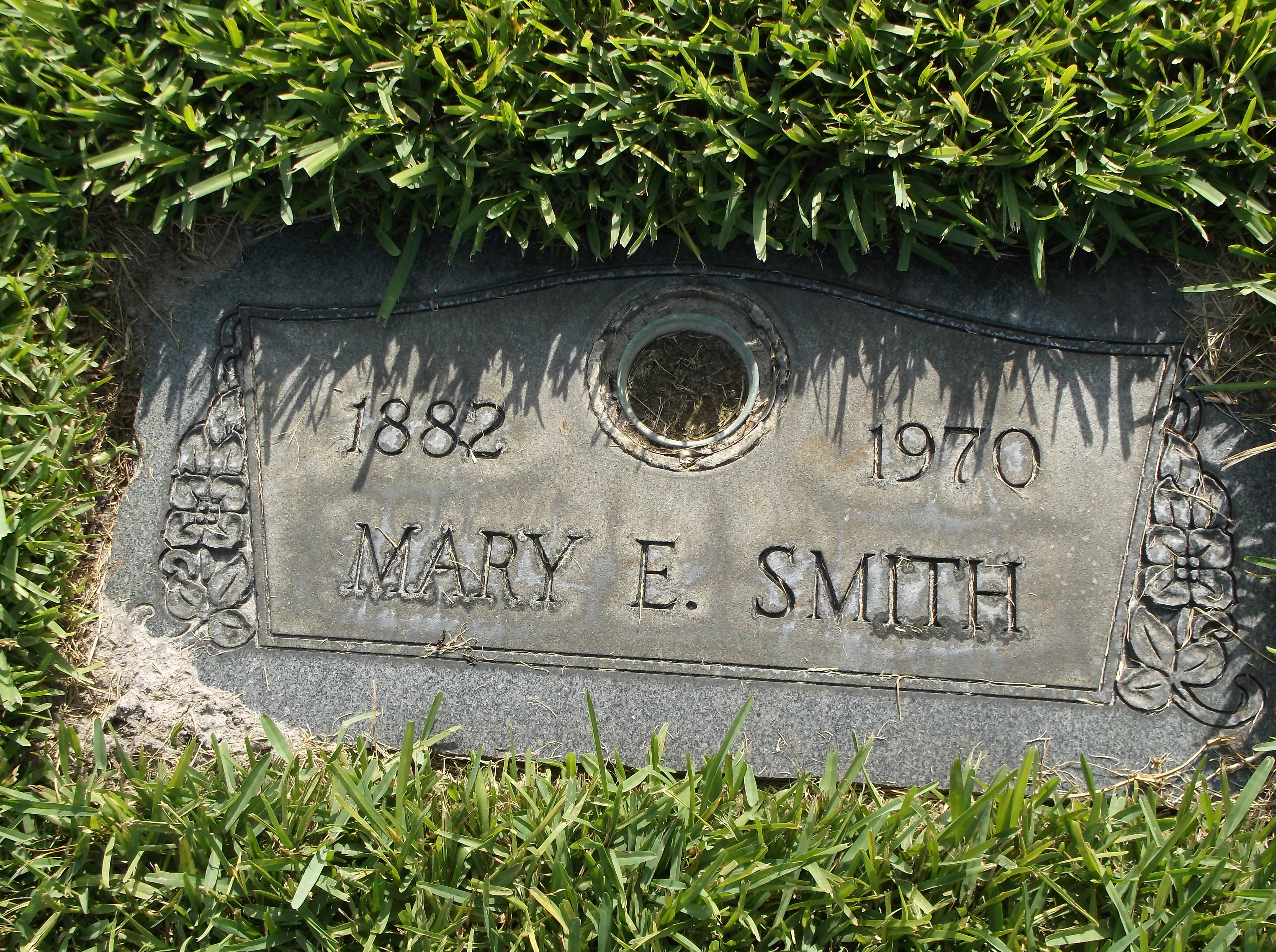 Mary E Smith