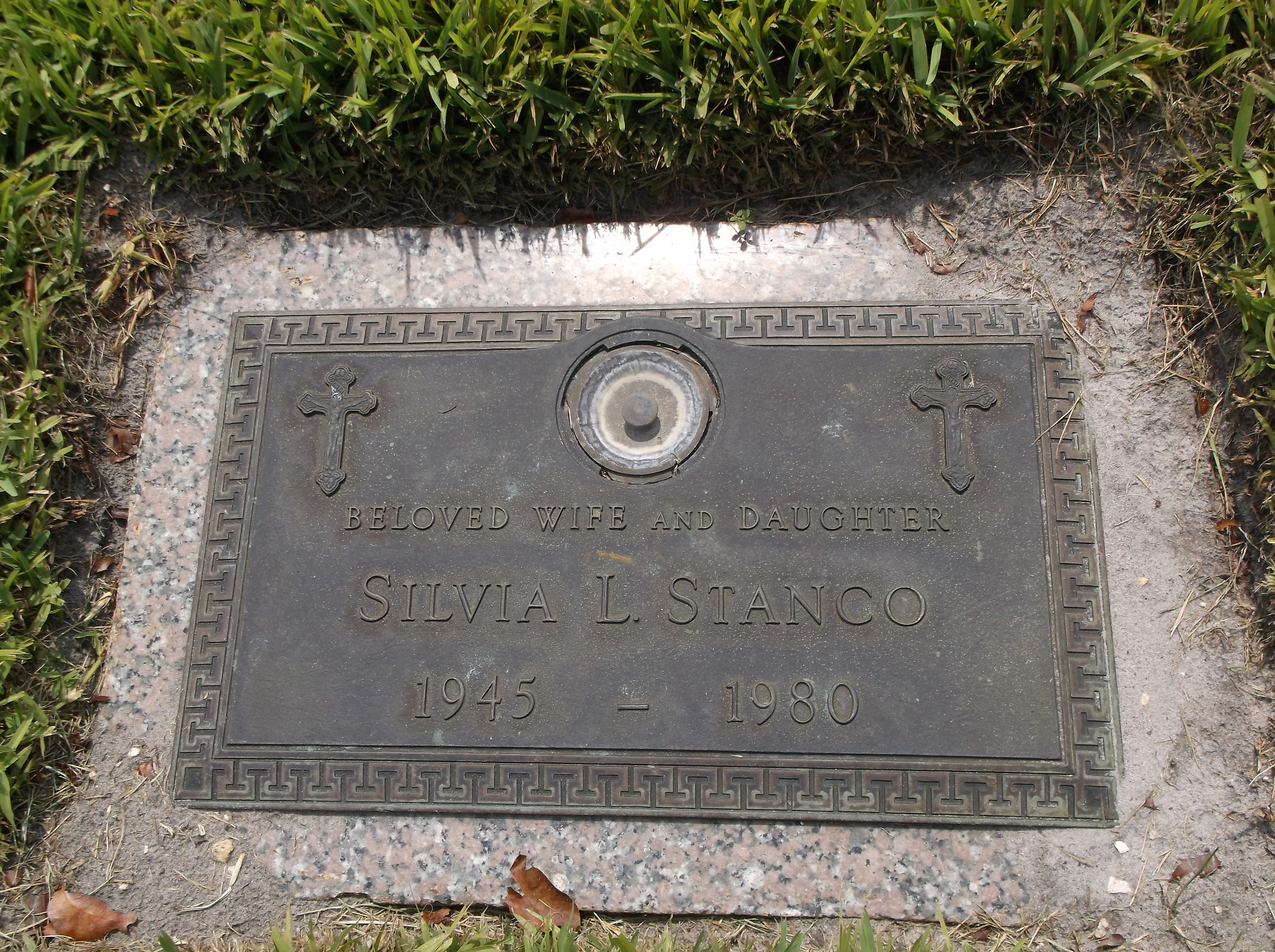 Silvia L Stanco