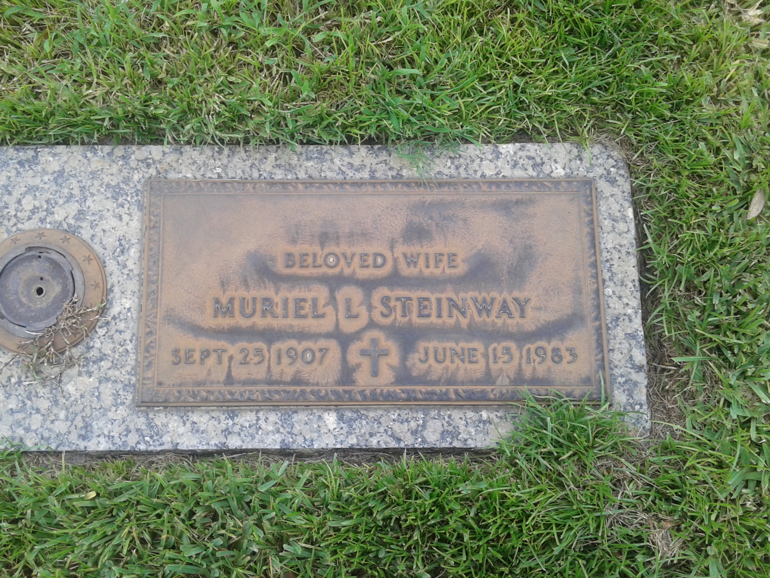 Muriel L Steinway