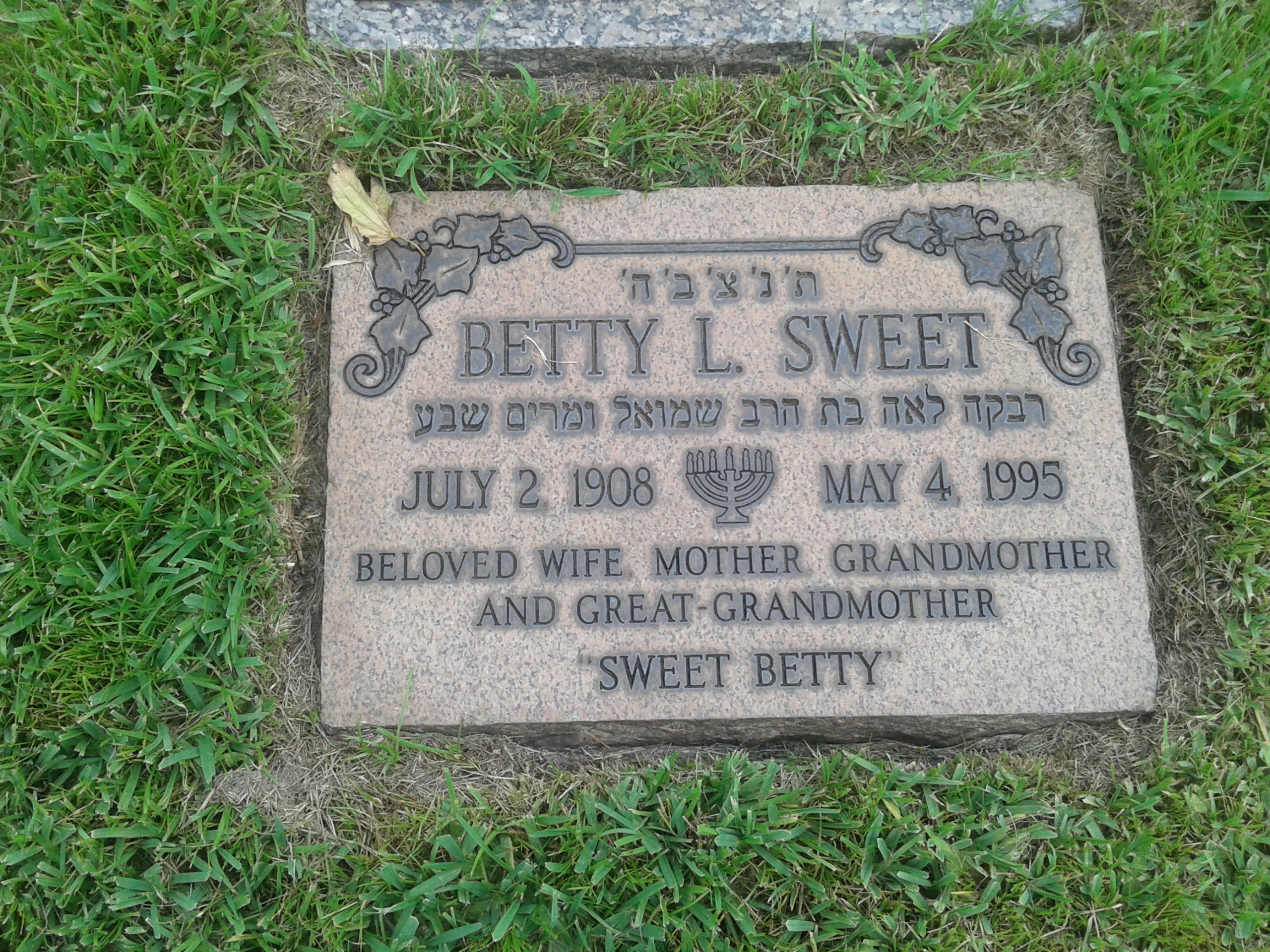 Betty L Sweet