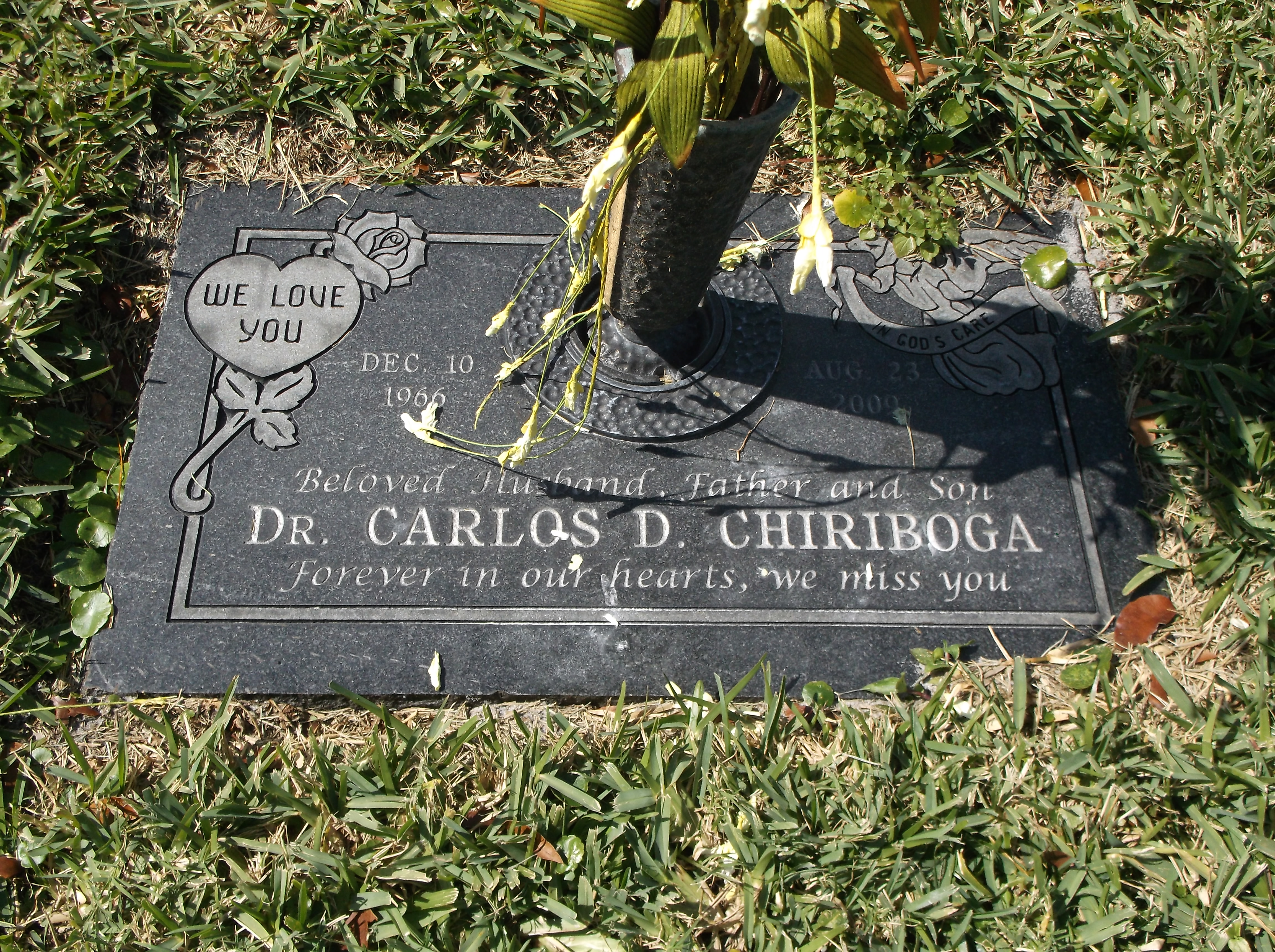 Dr Carlos D Chiriboga
