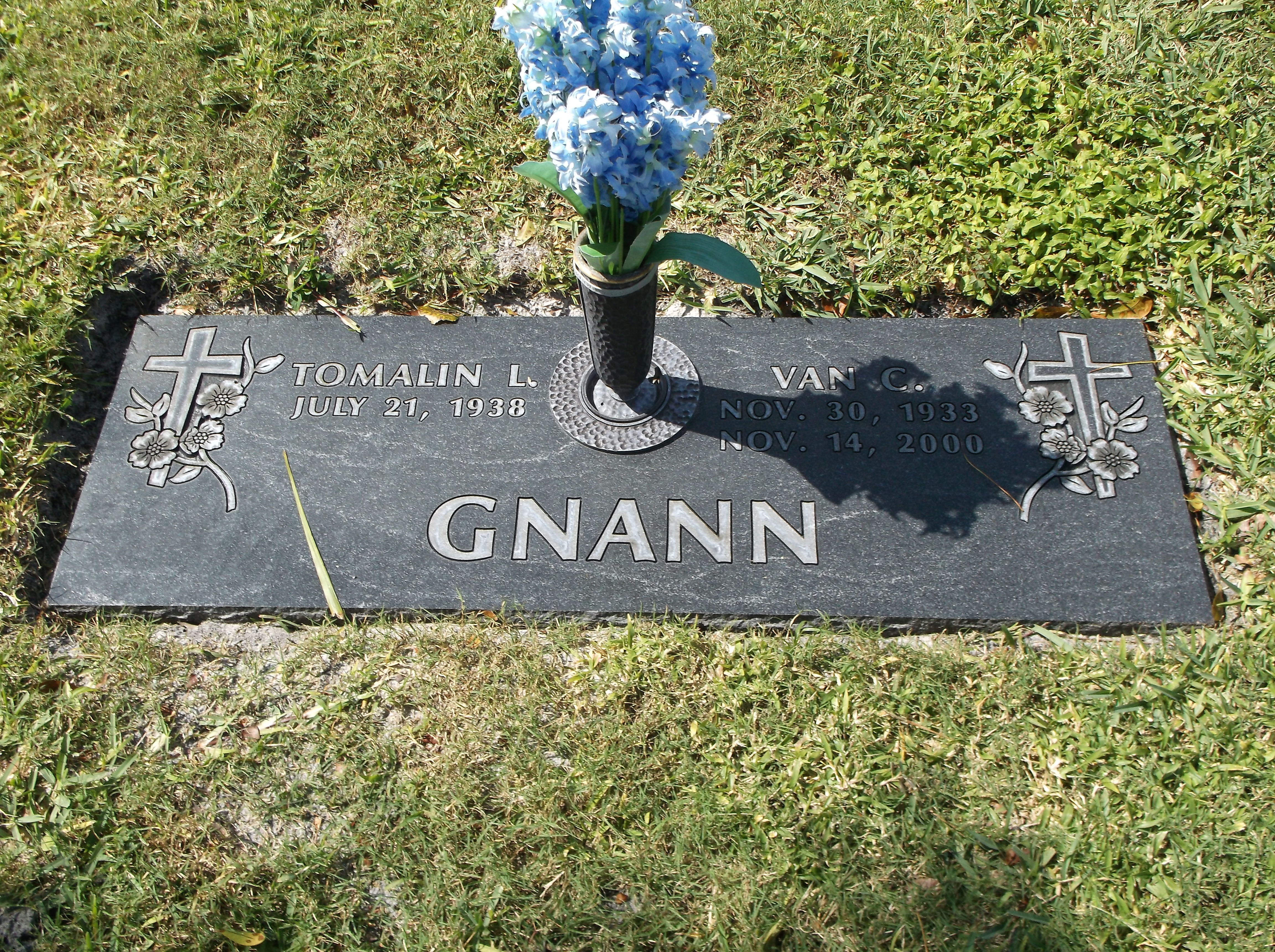 Van C Gnann
