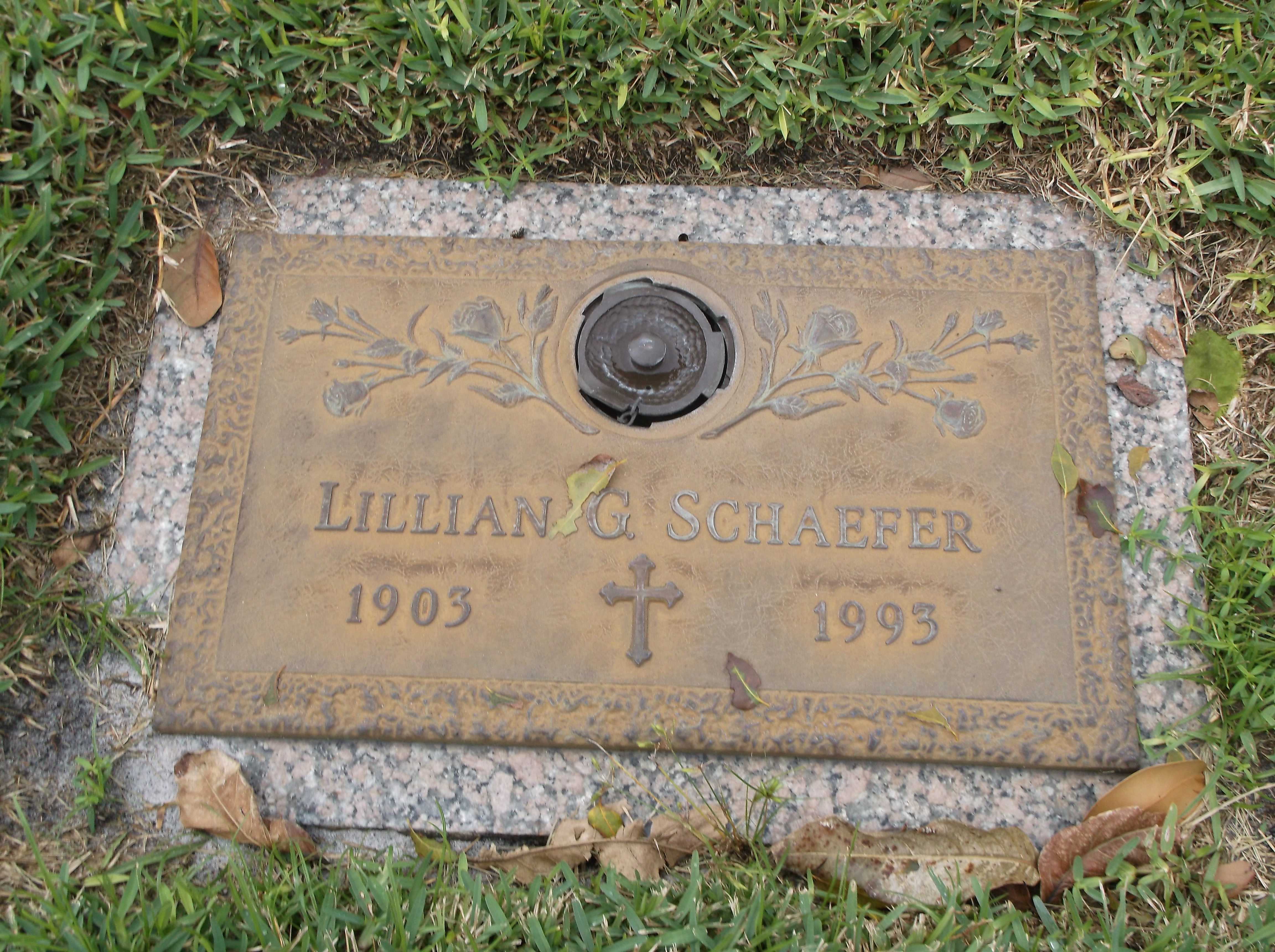 Lillian G Schaefer