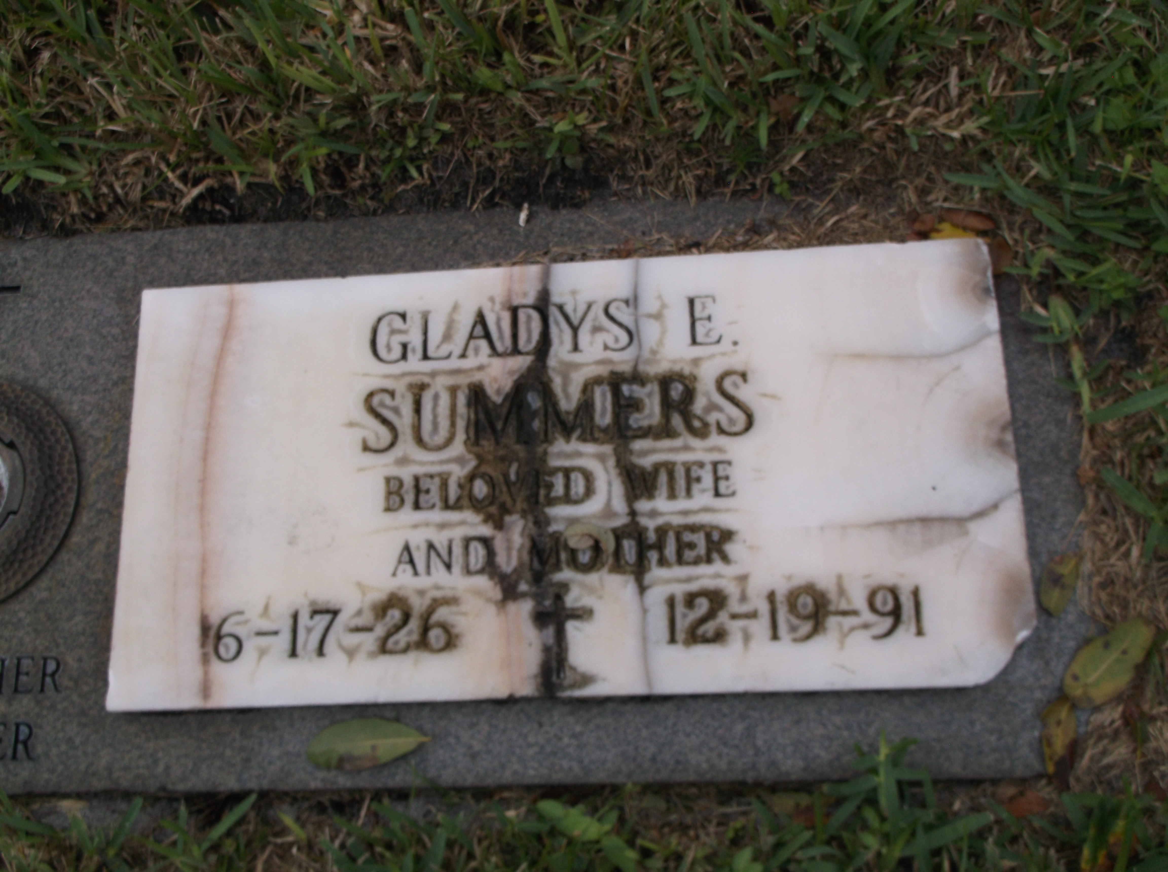 Gladys E Summers