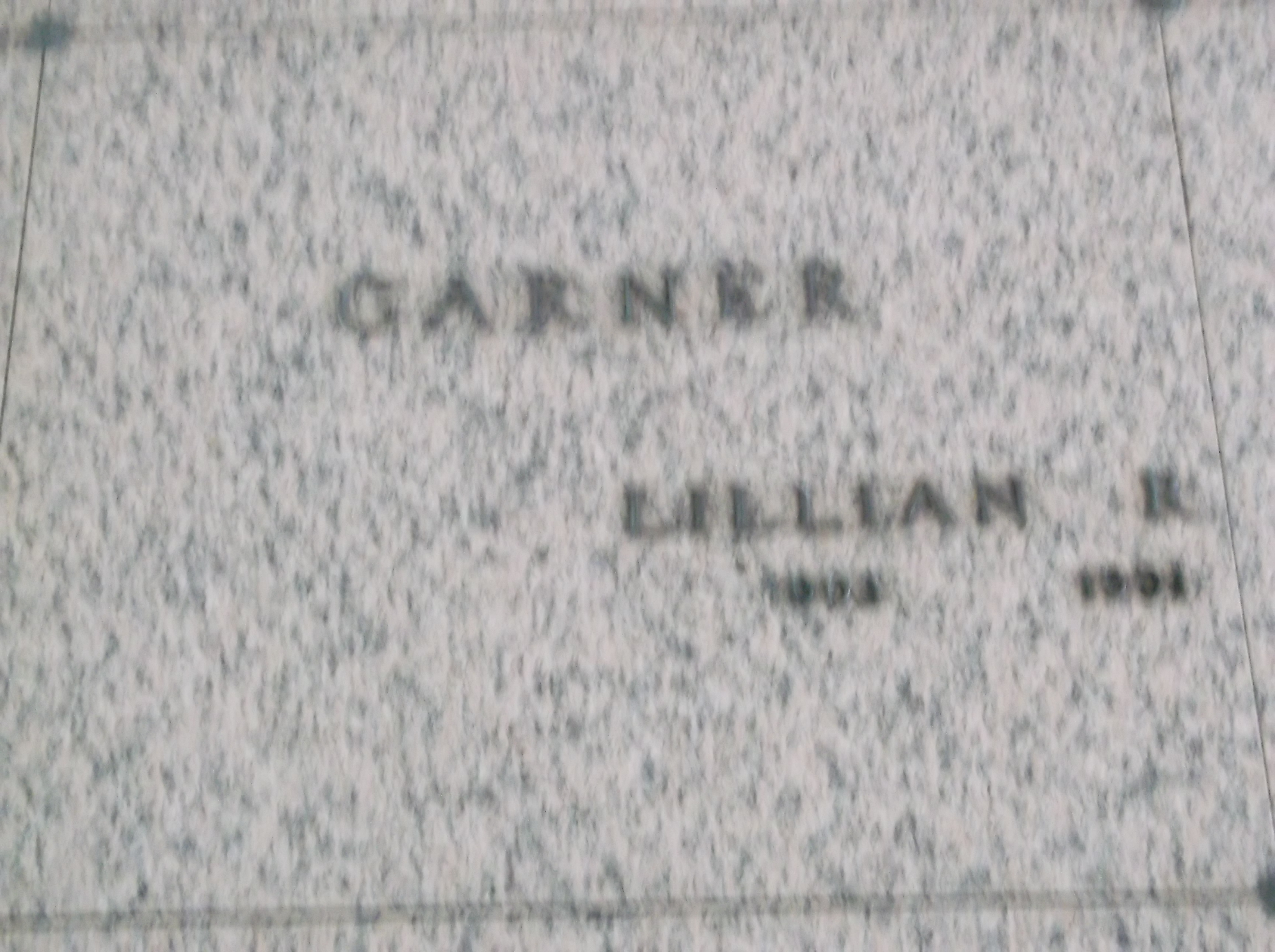 Lillian R Garner