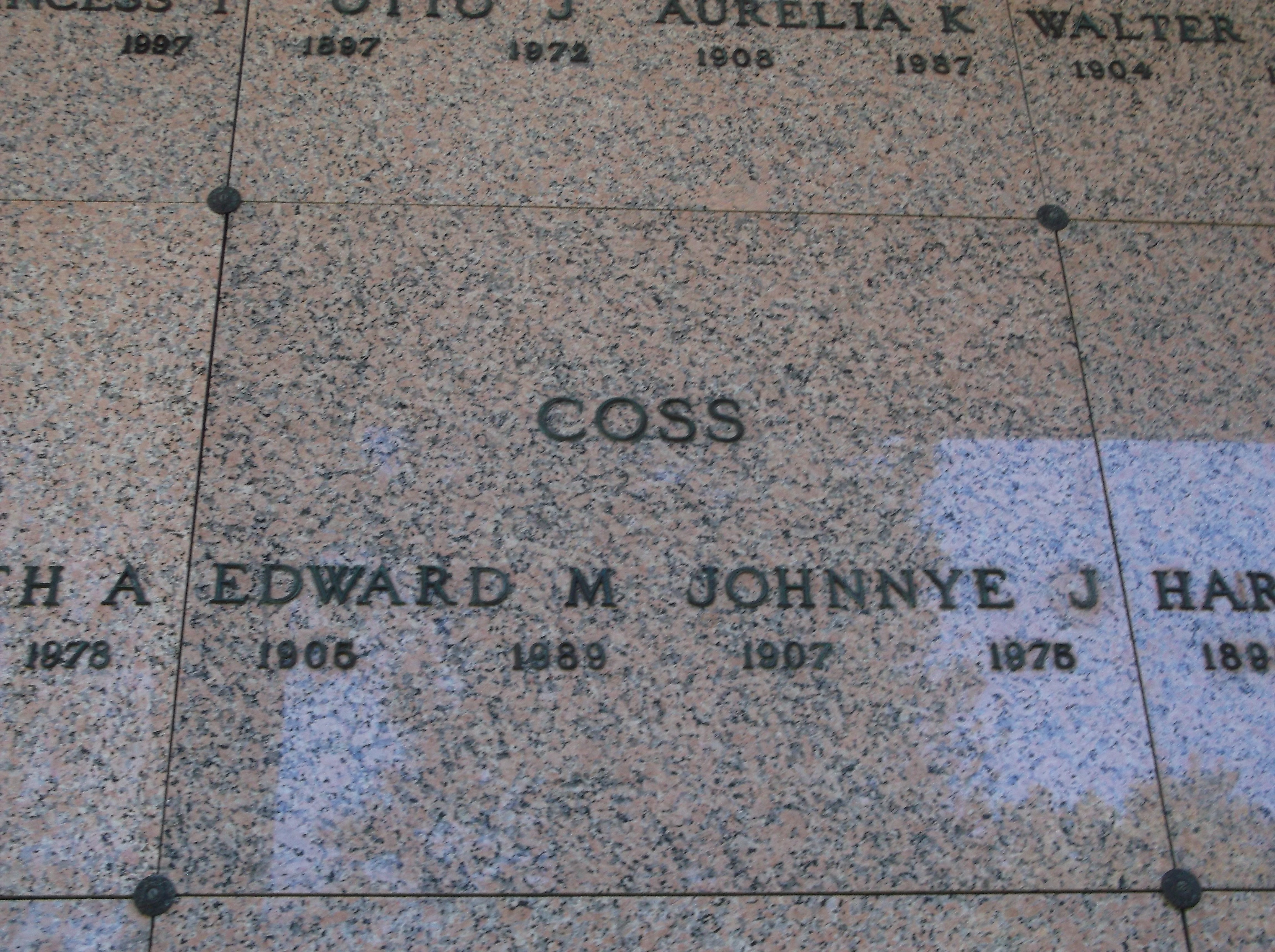 Johnnye J Coss