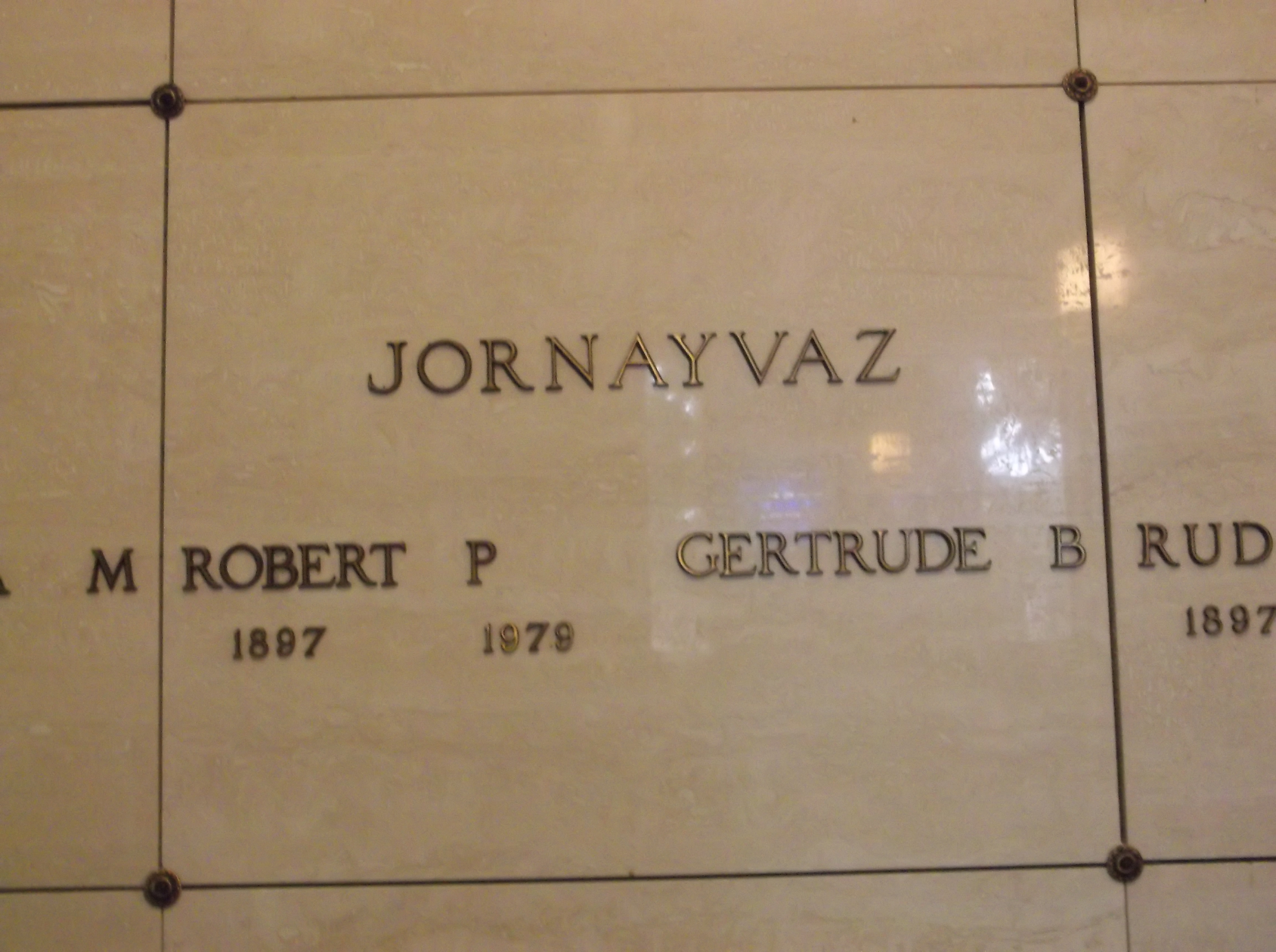 Robert P Jornayvaz