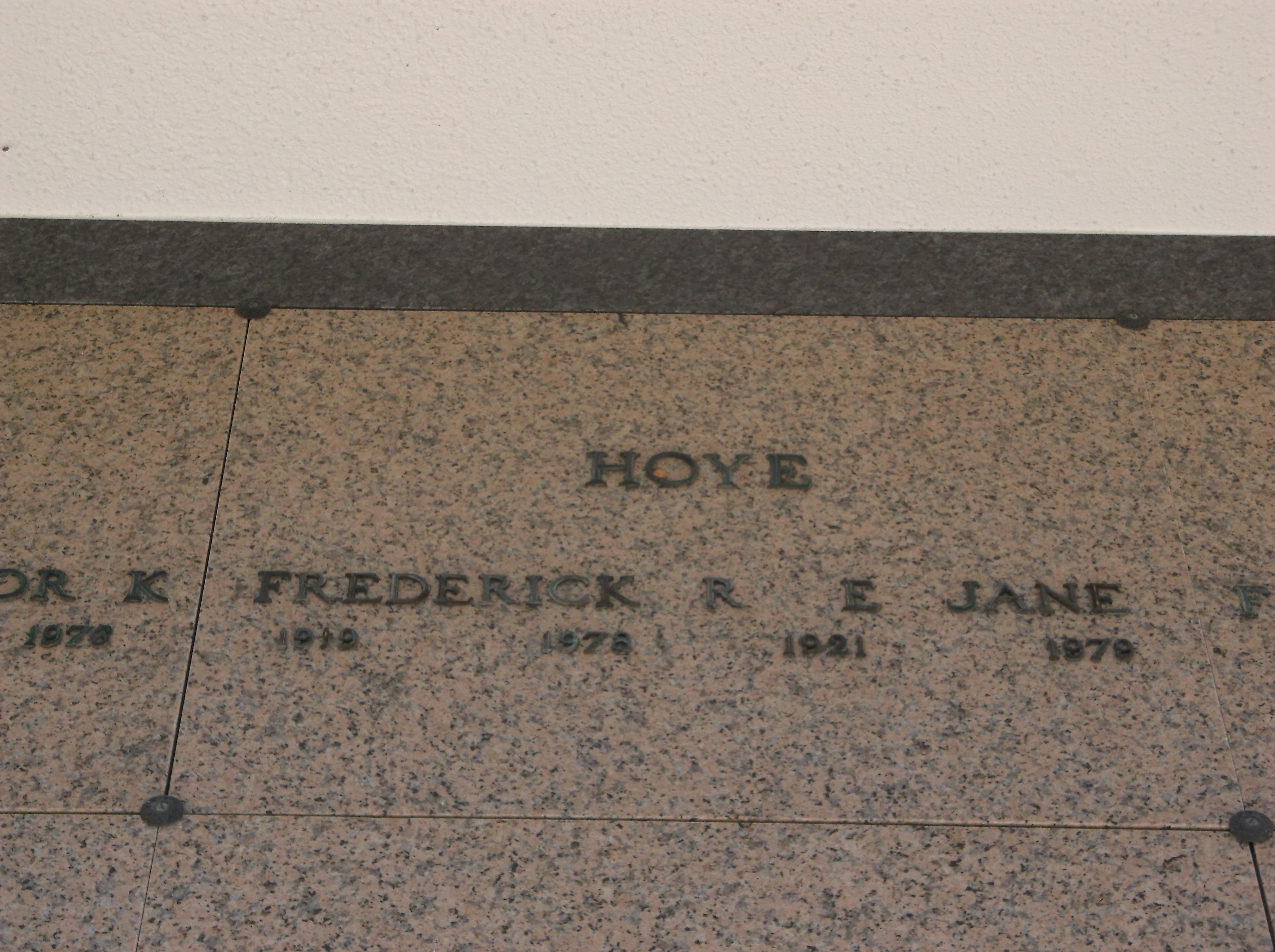 Frederick R Hoye