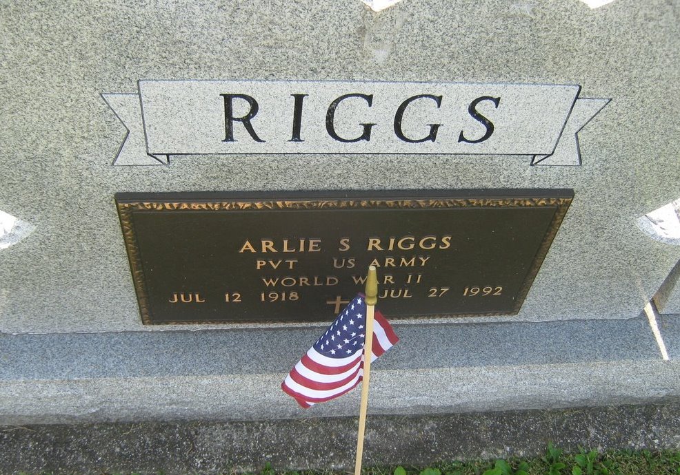 Arlie S Riggs