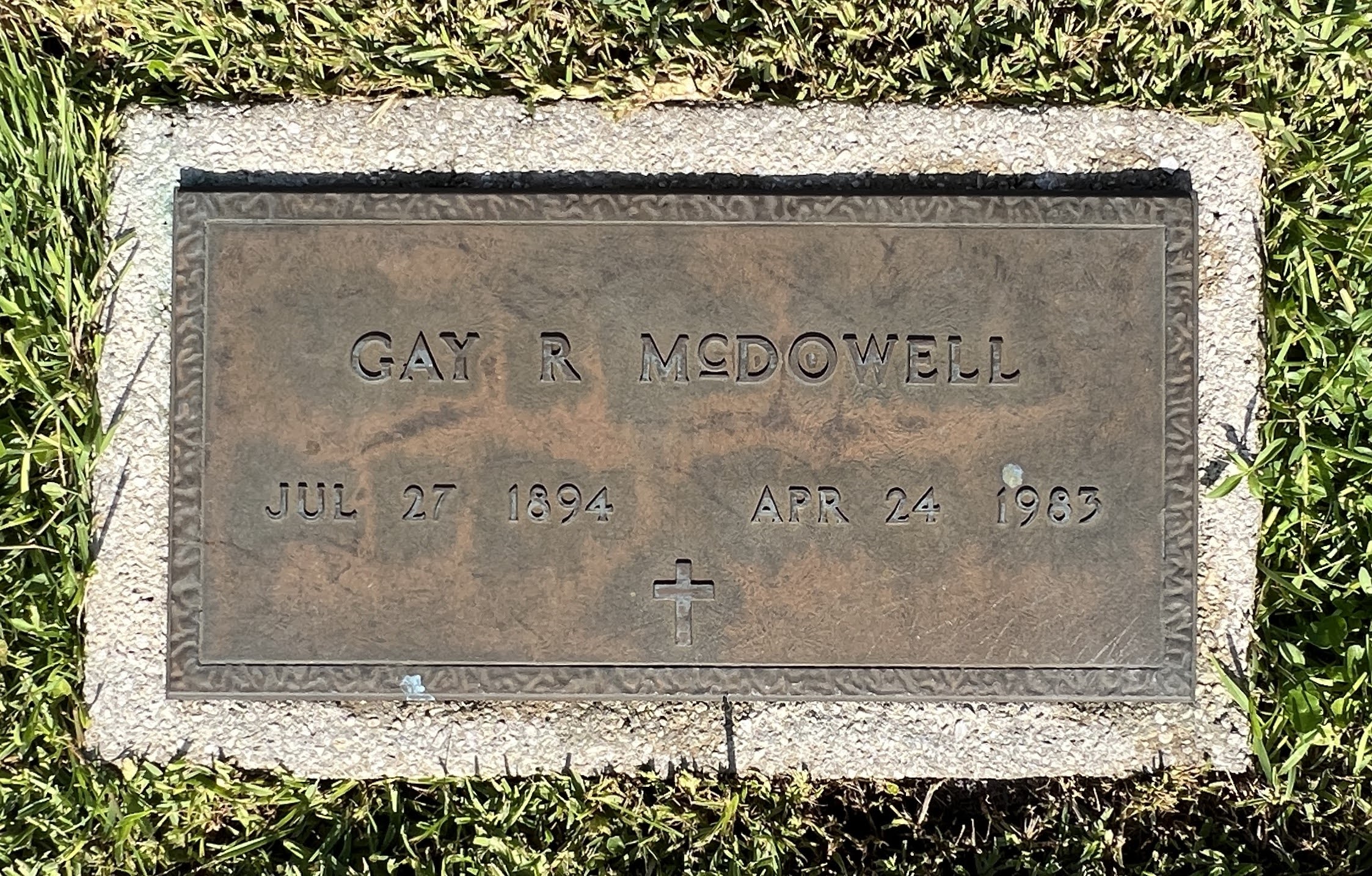 Gay R McDowell