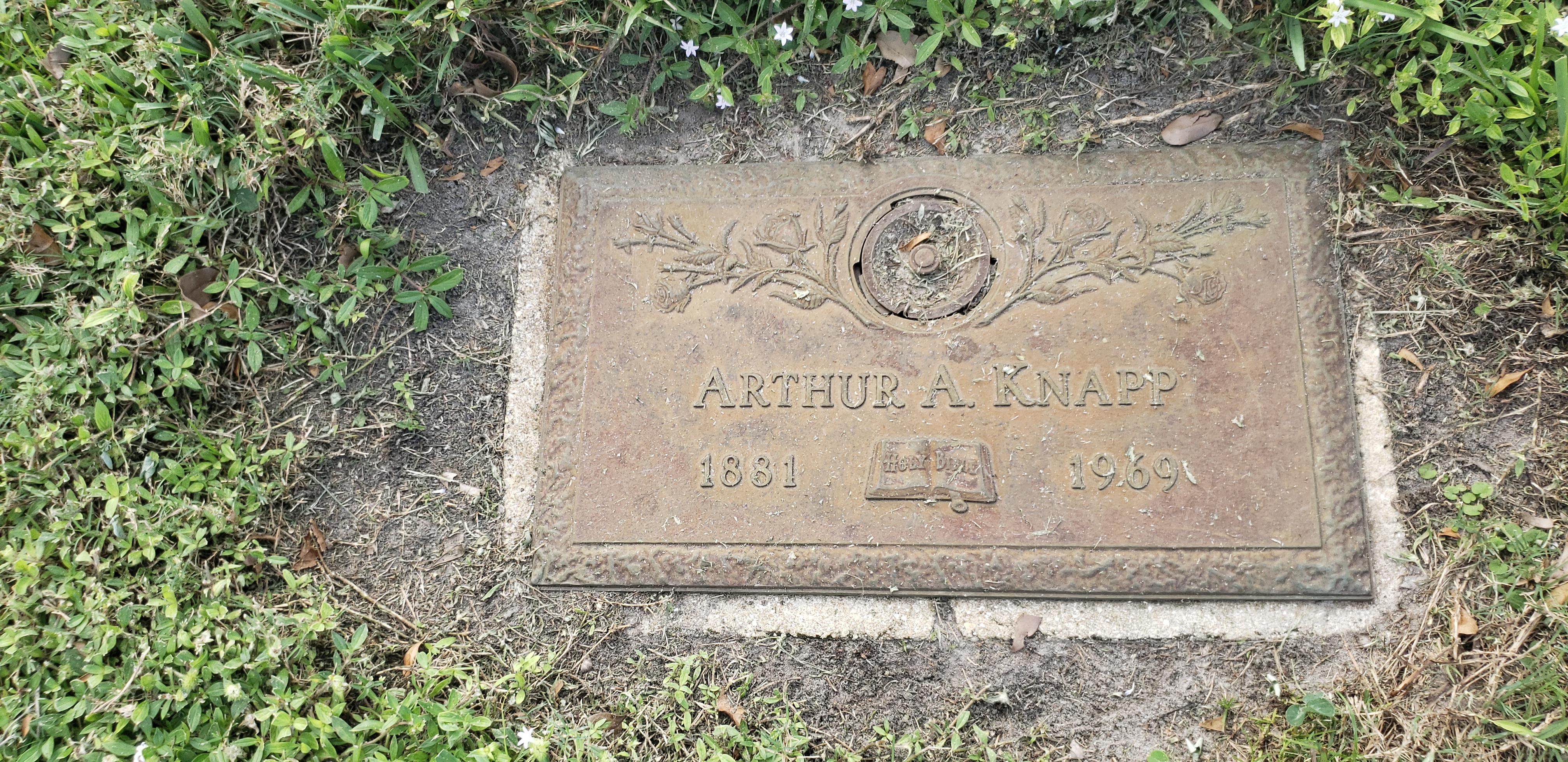 Arthur A Knapp