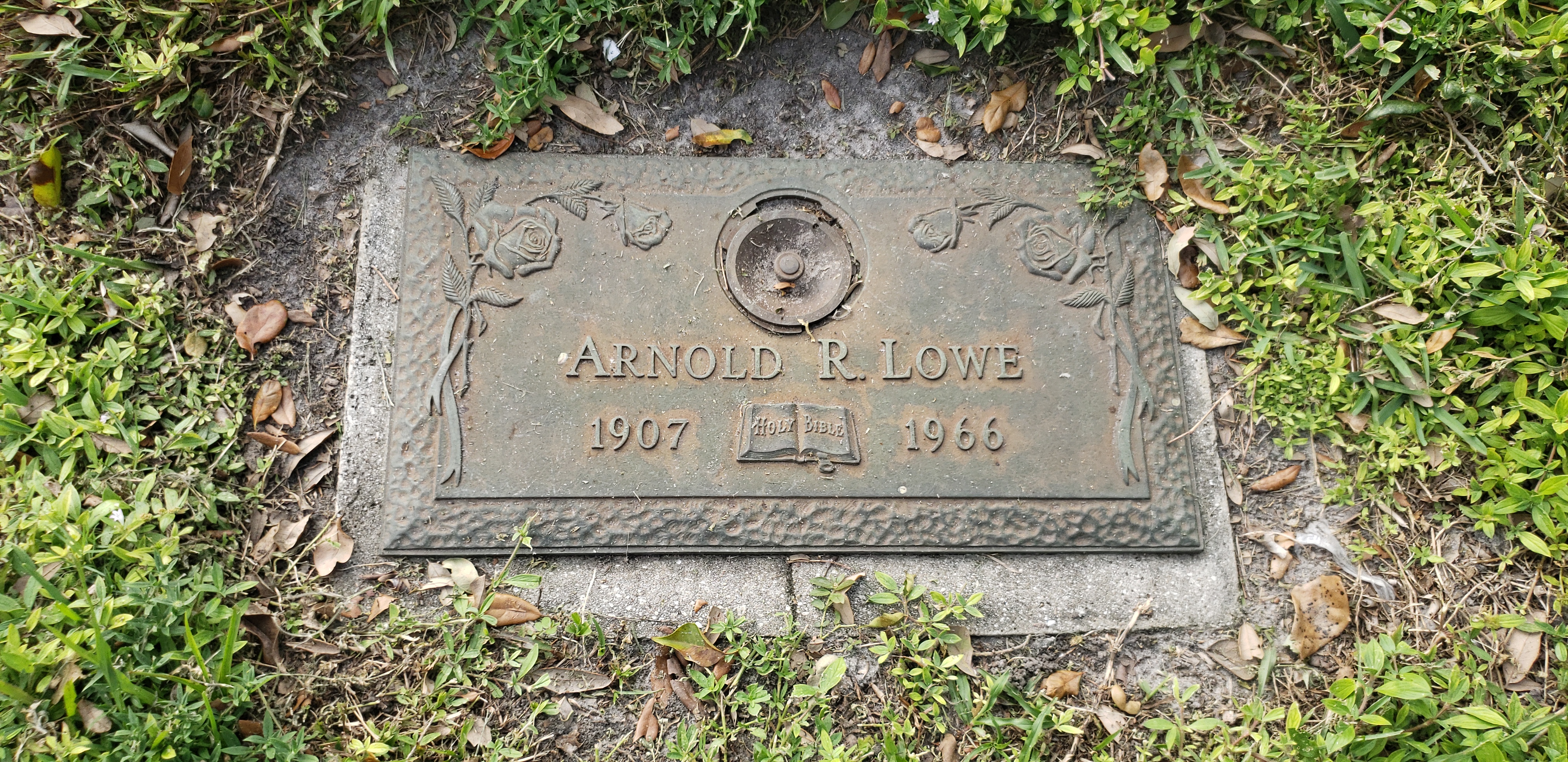 Arnold R Lowe