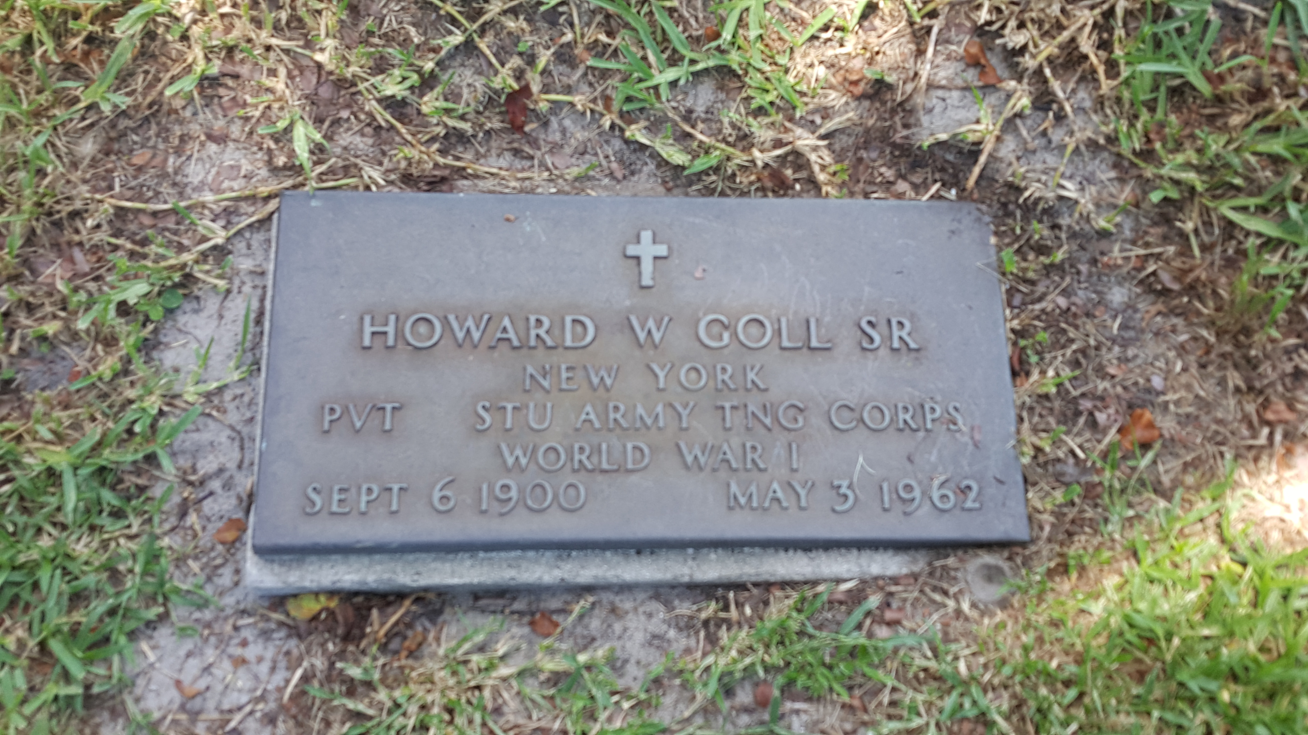 Howard W Goll, Sr