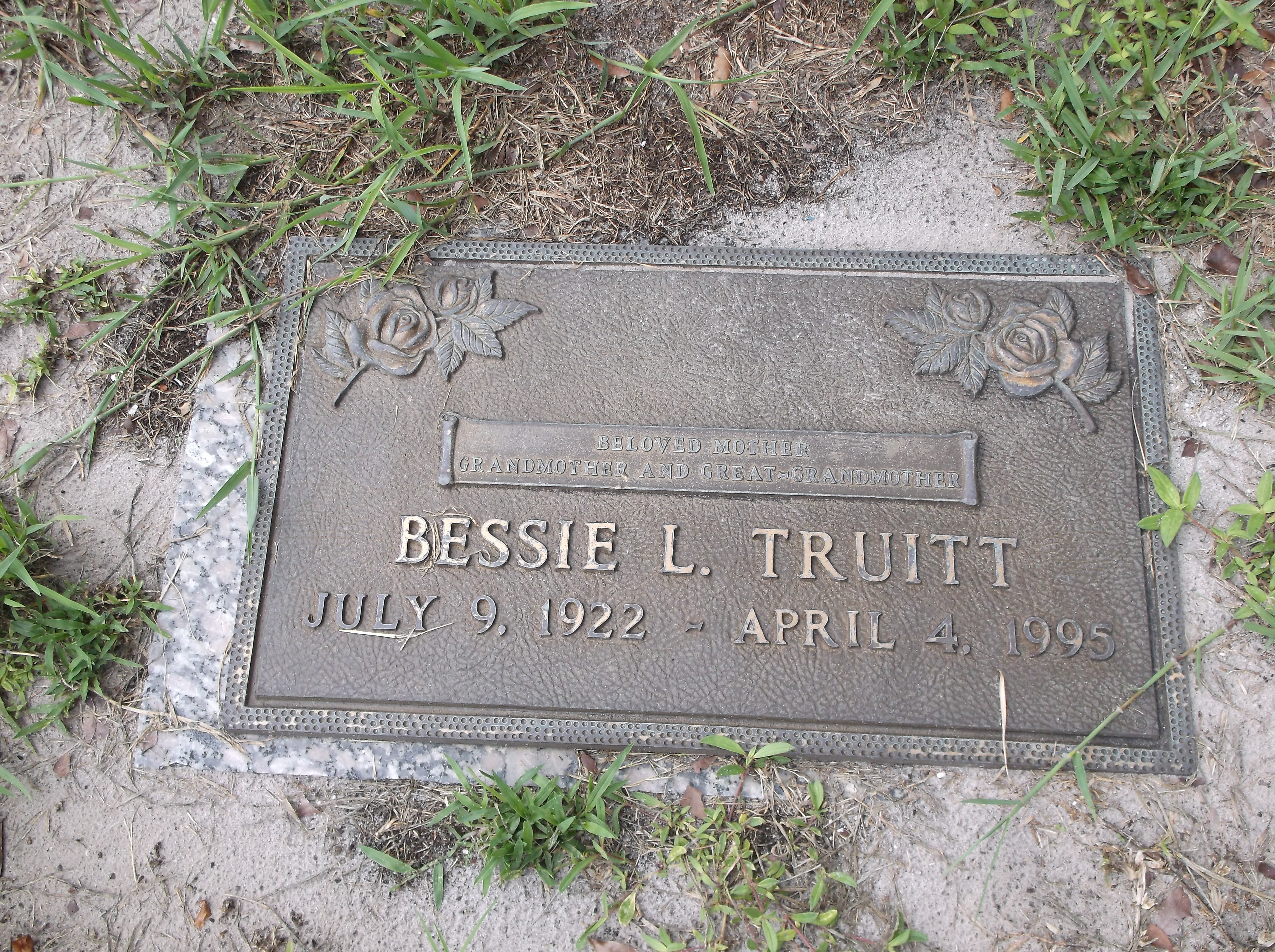Bessie L Truitt