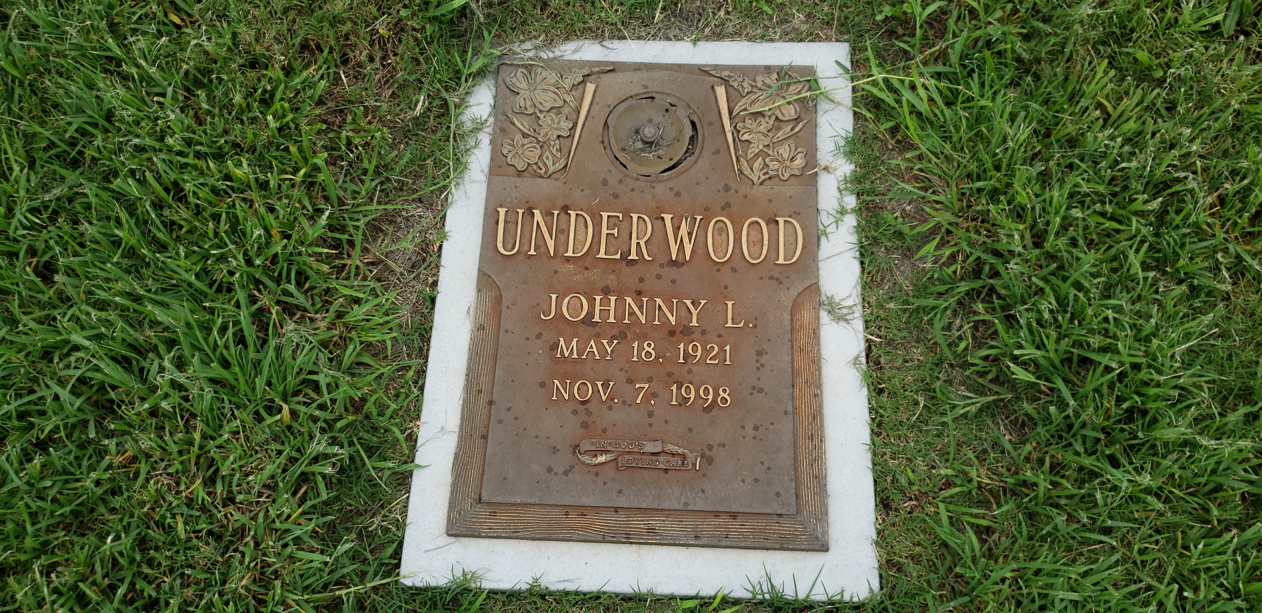 Johnny L Underwood