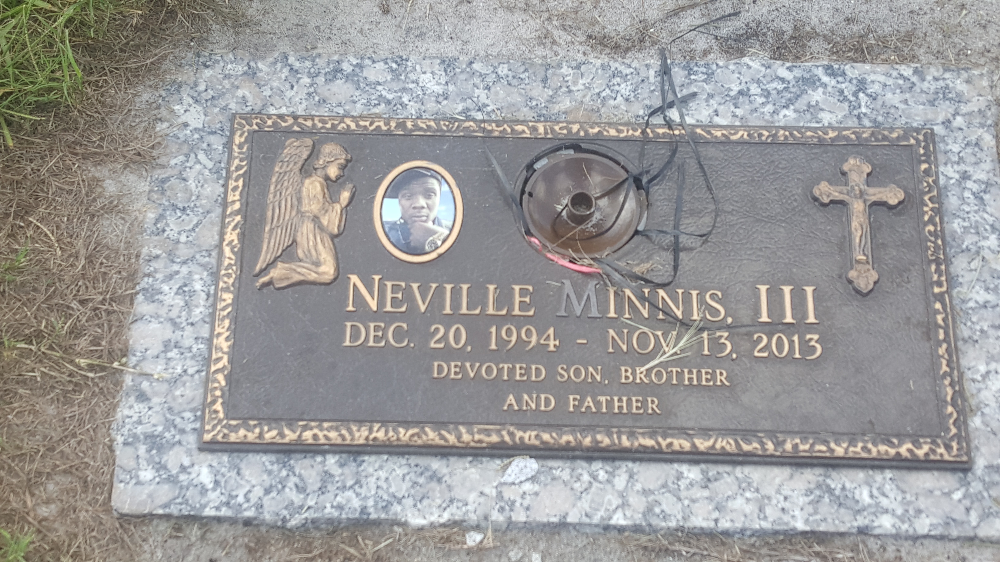Neville Minnis, III