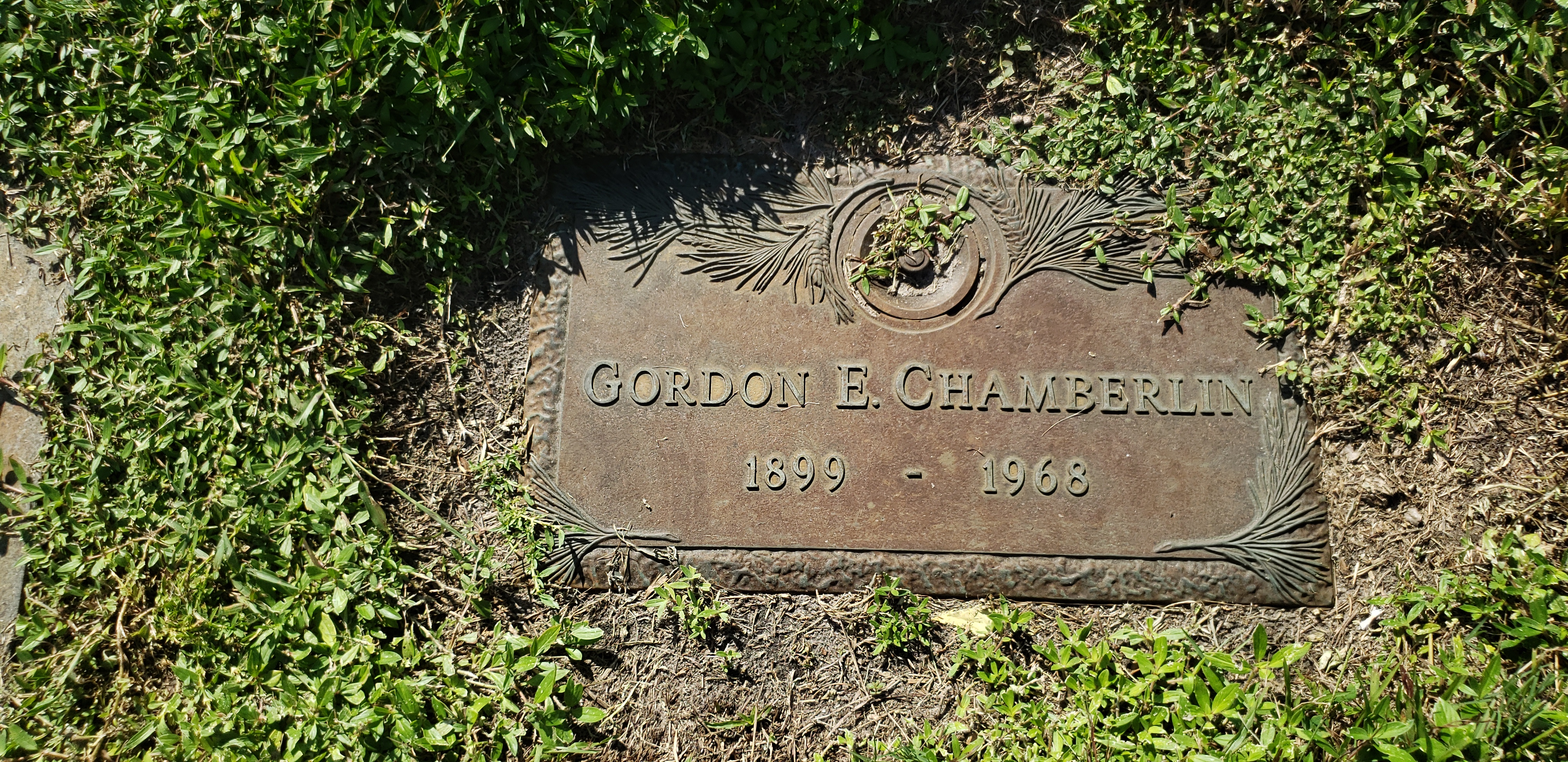 Gordon E Chamberlin