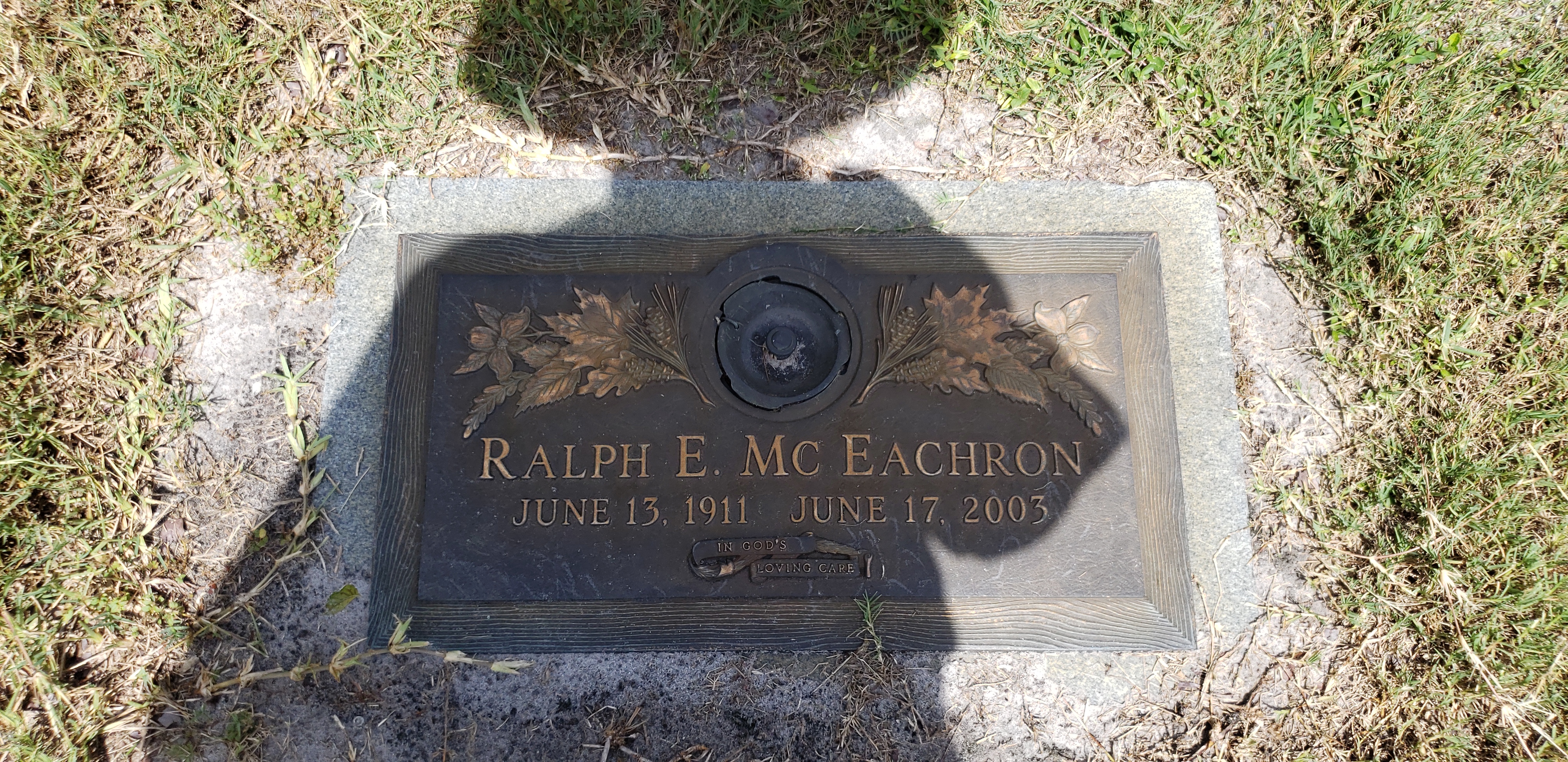 Ralph E Mc Eachron