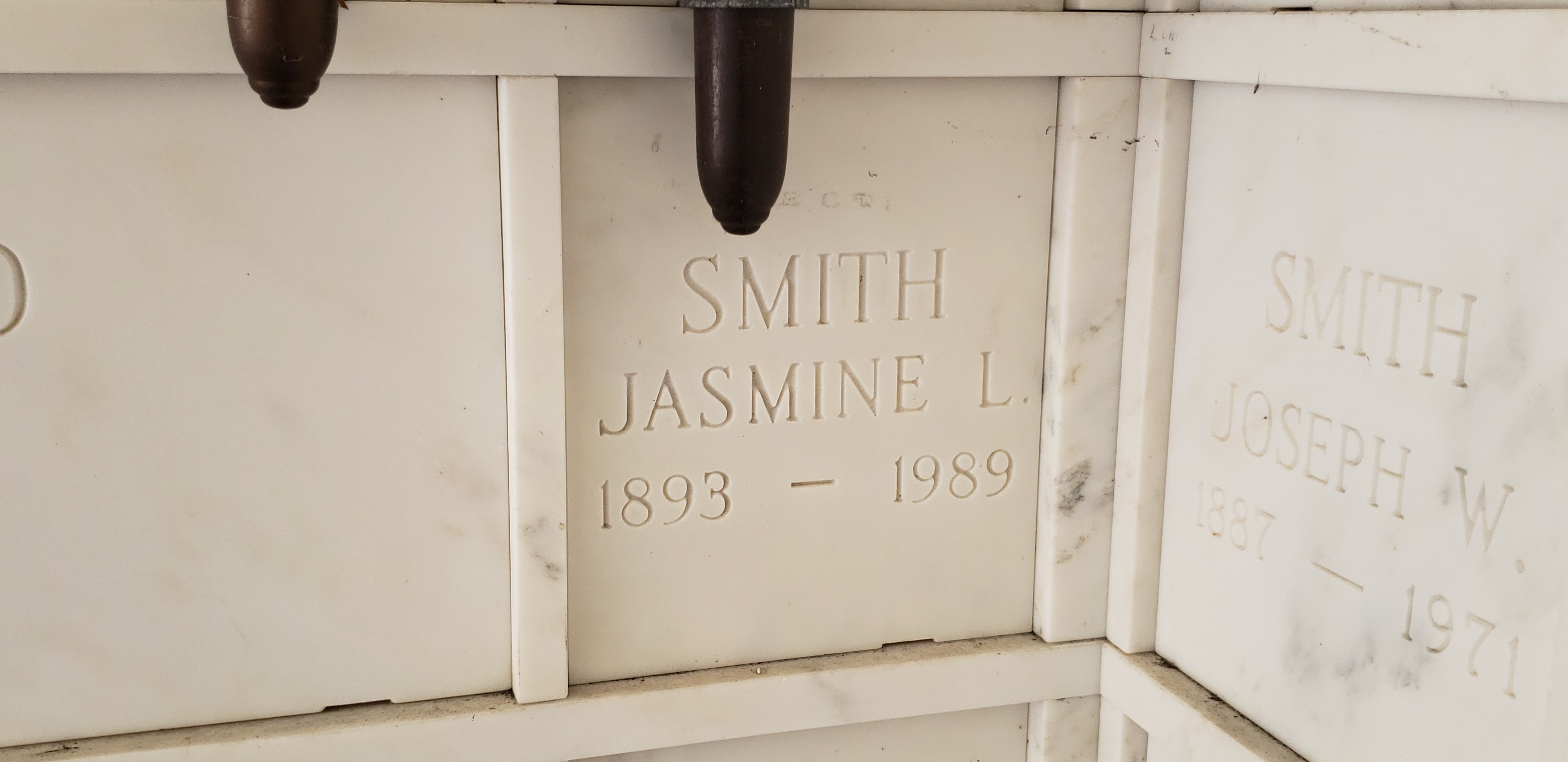 Jasmine L Smith