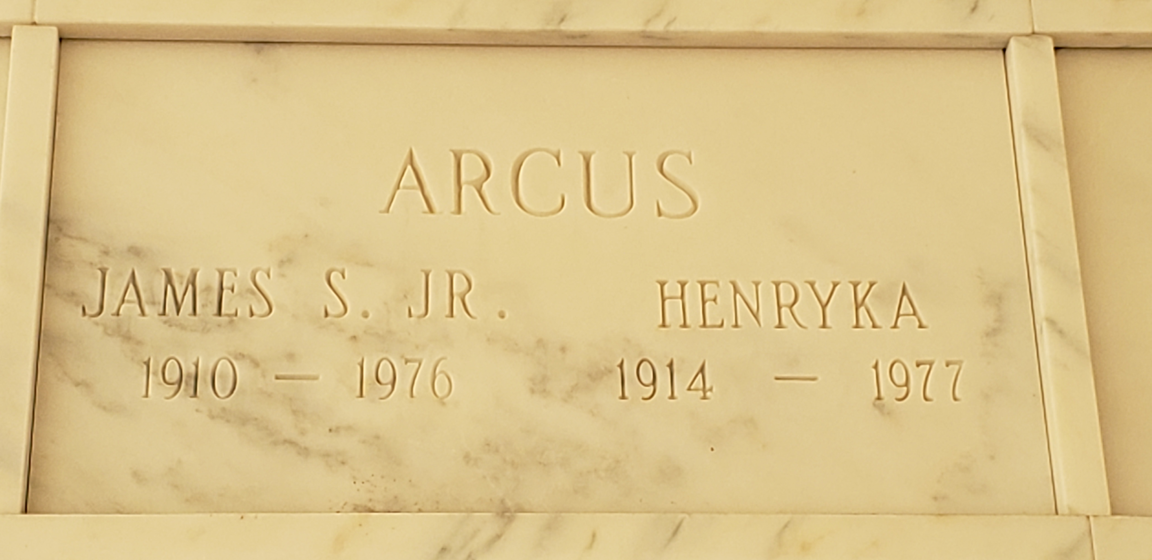 James S Arcus, Jr