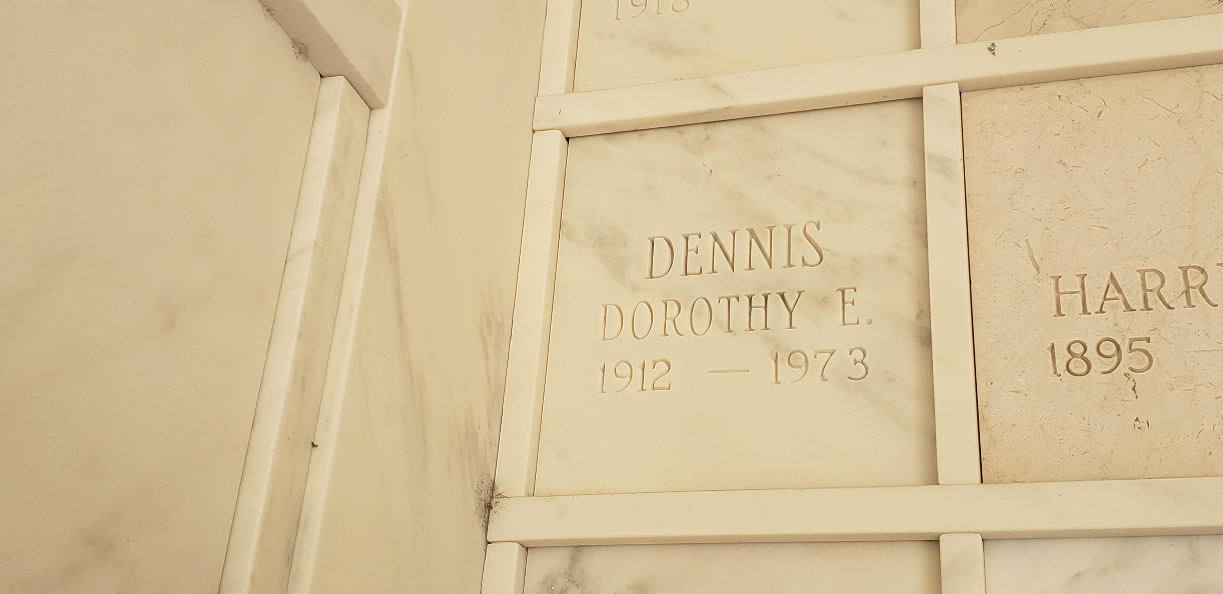 Dorothy E Dennis