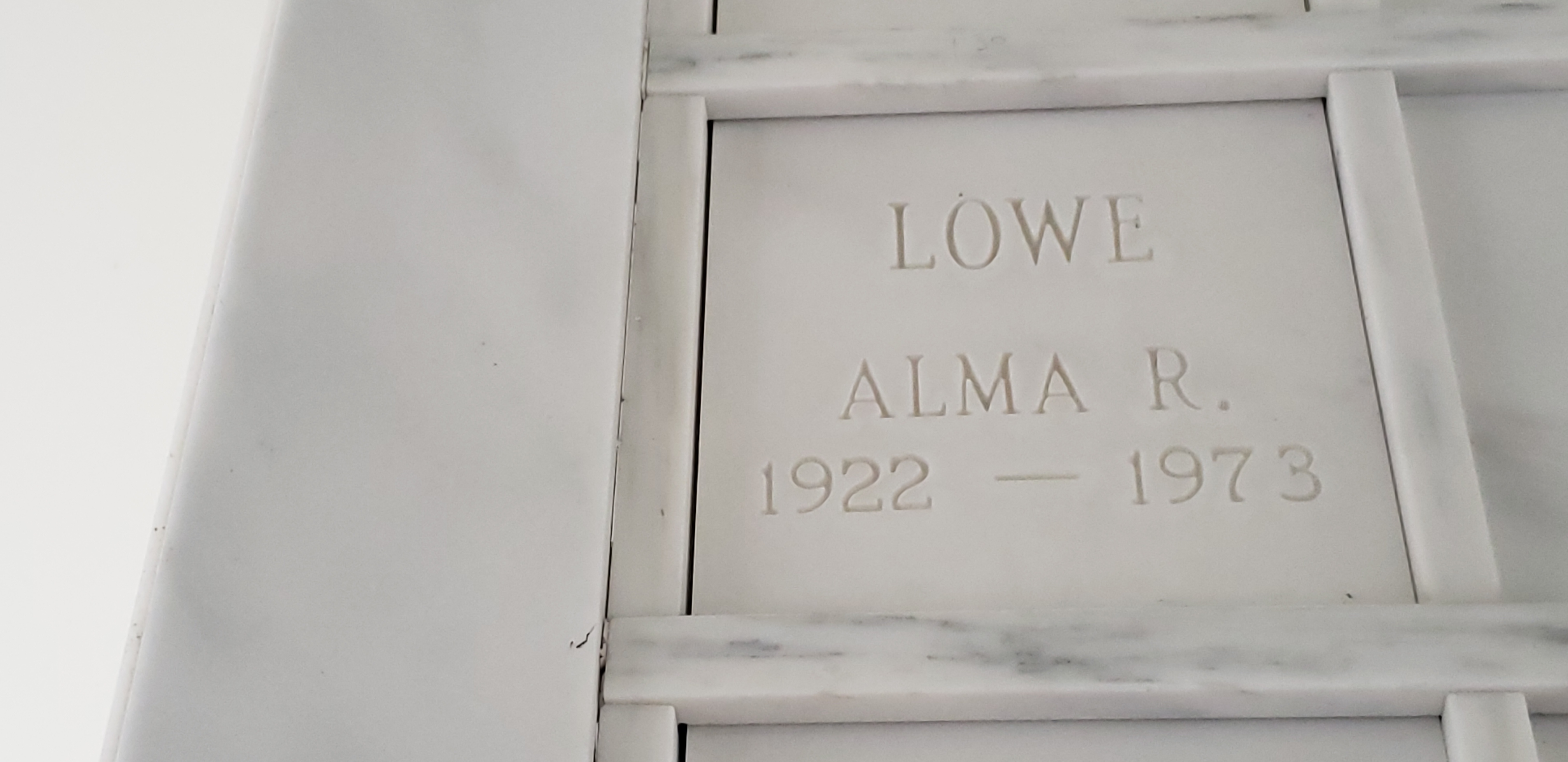 Alma R Lowe