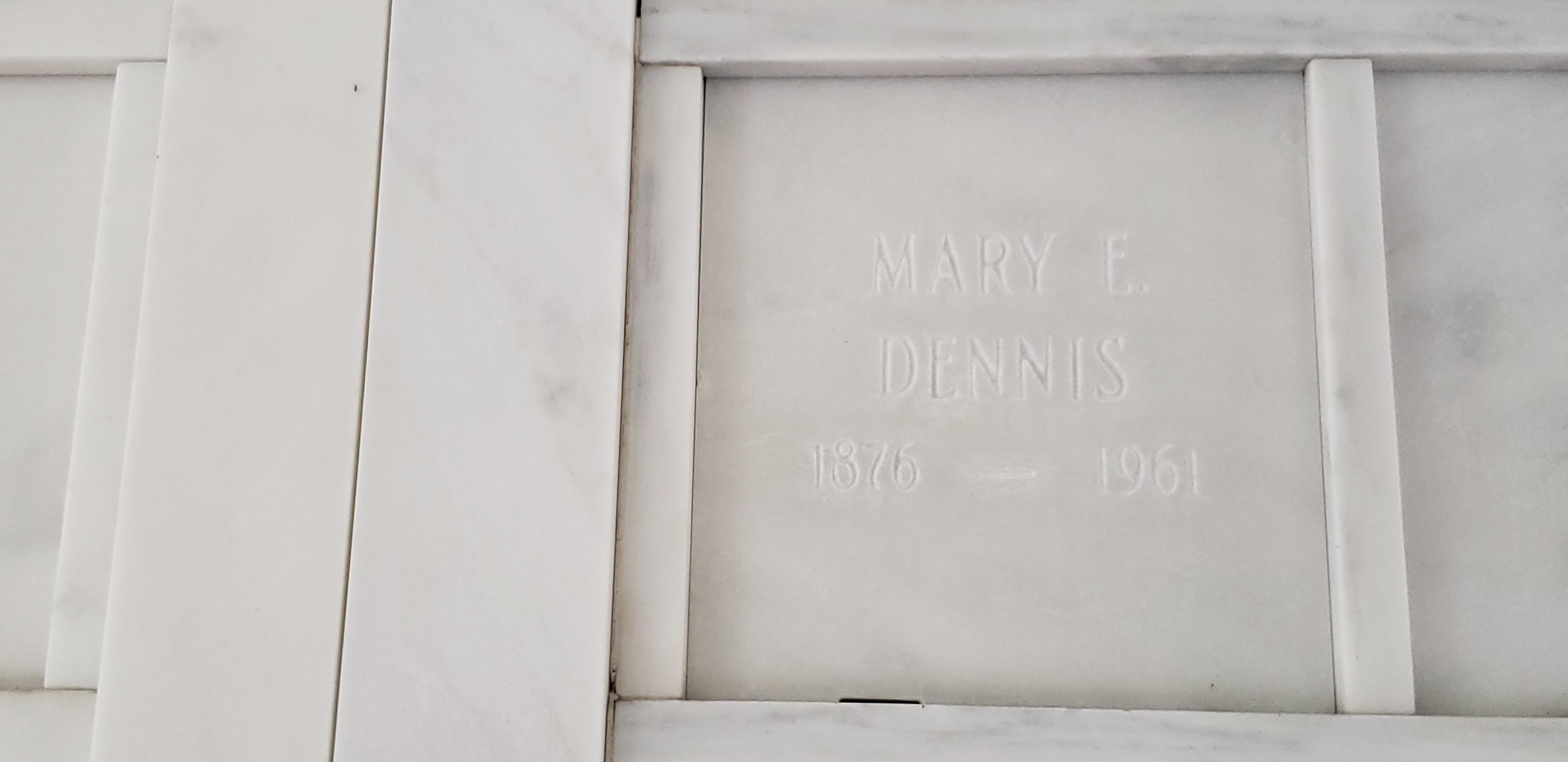 Mary E Dennis