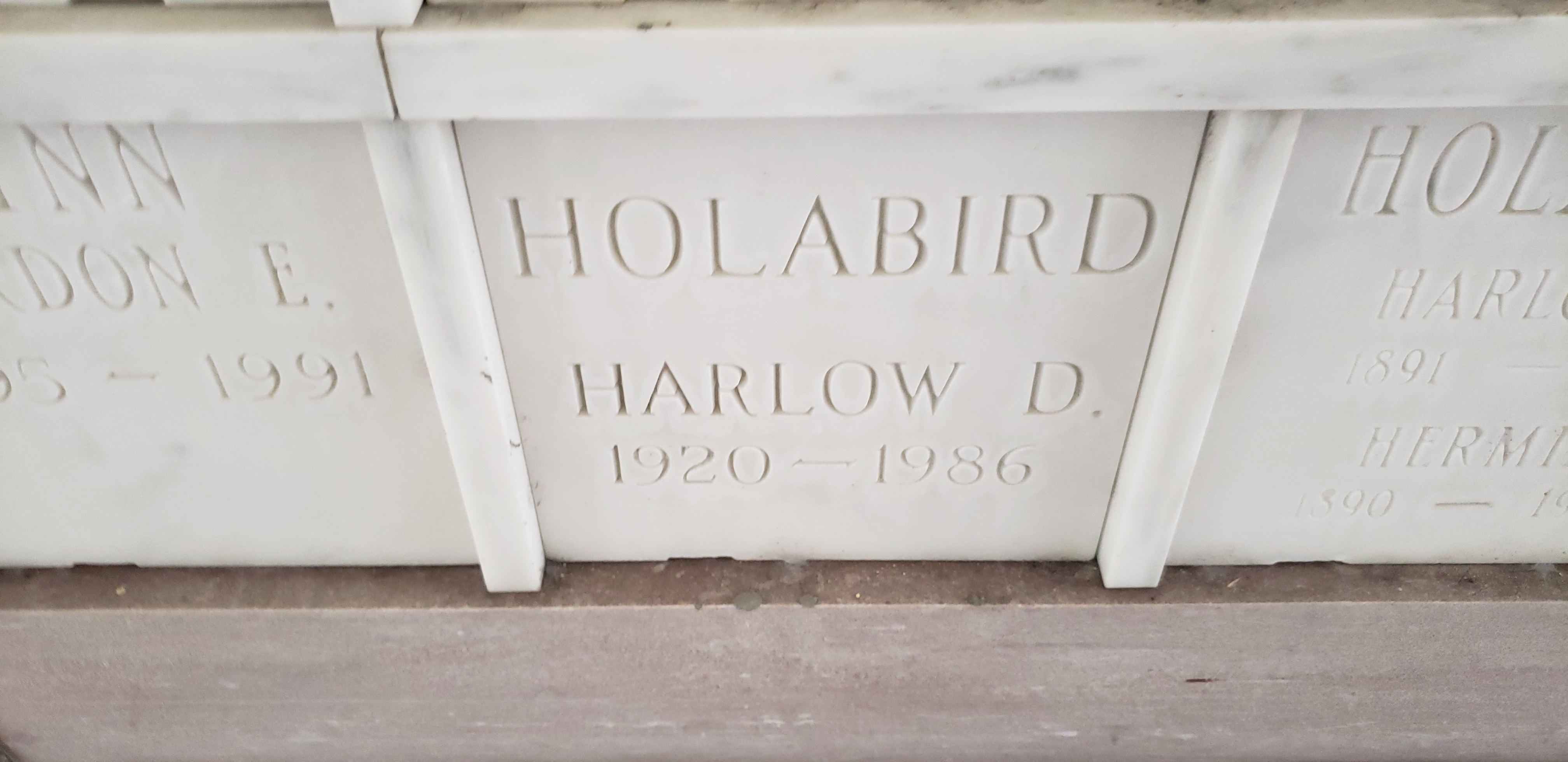 Harlow D Holabird