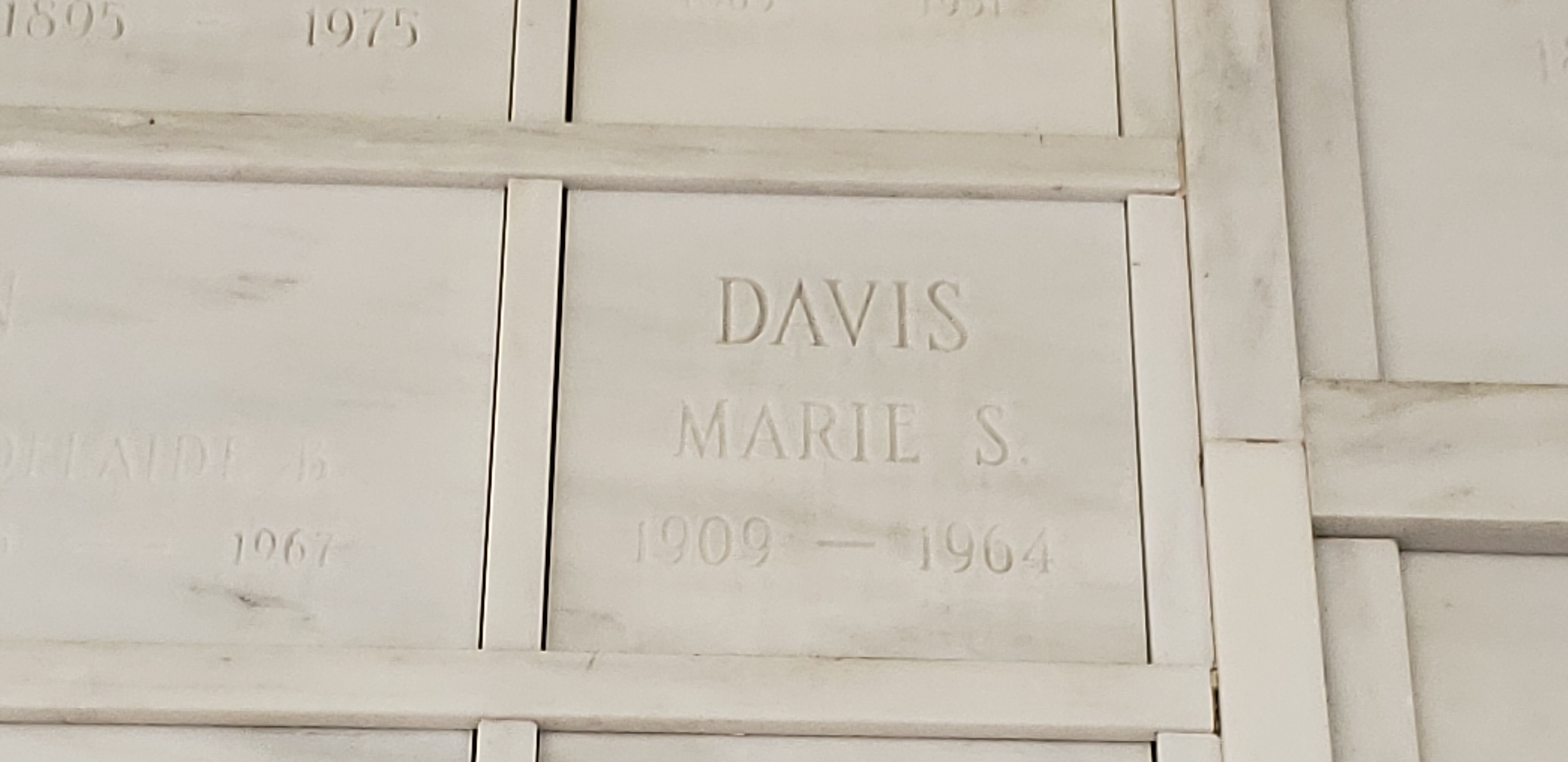 Marie S Davis