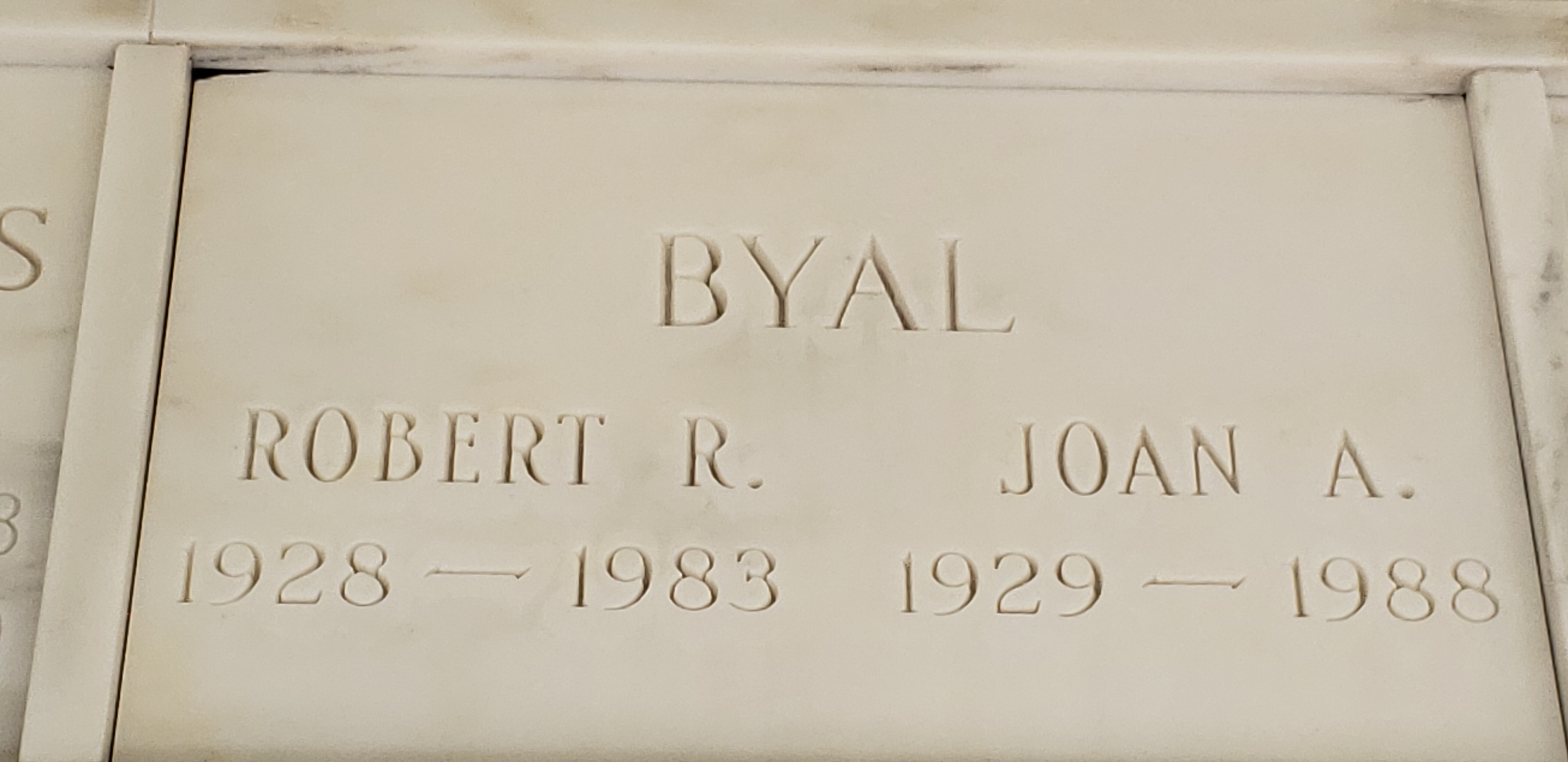 Robert R Byal