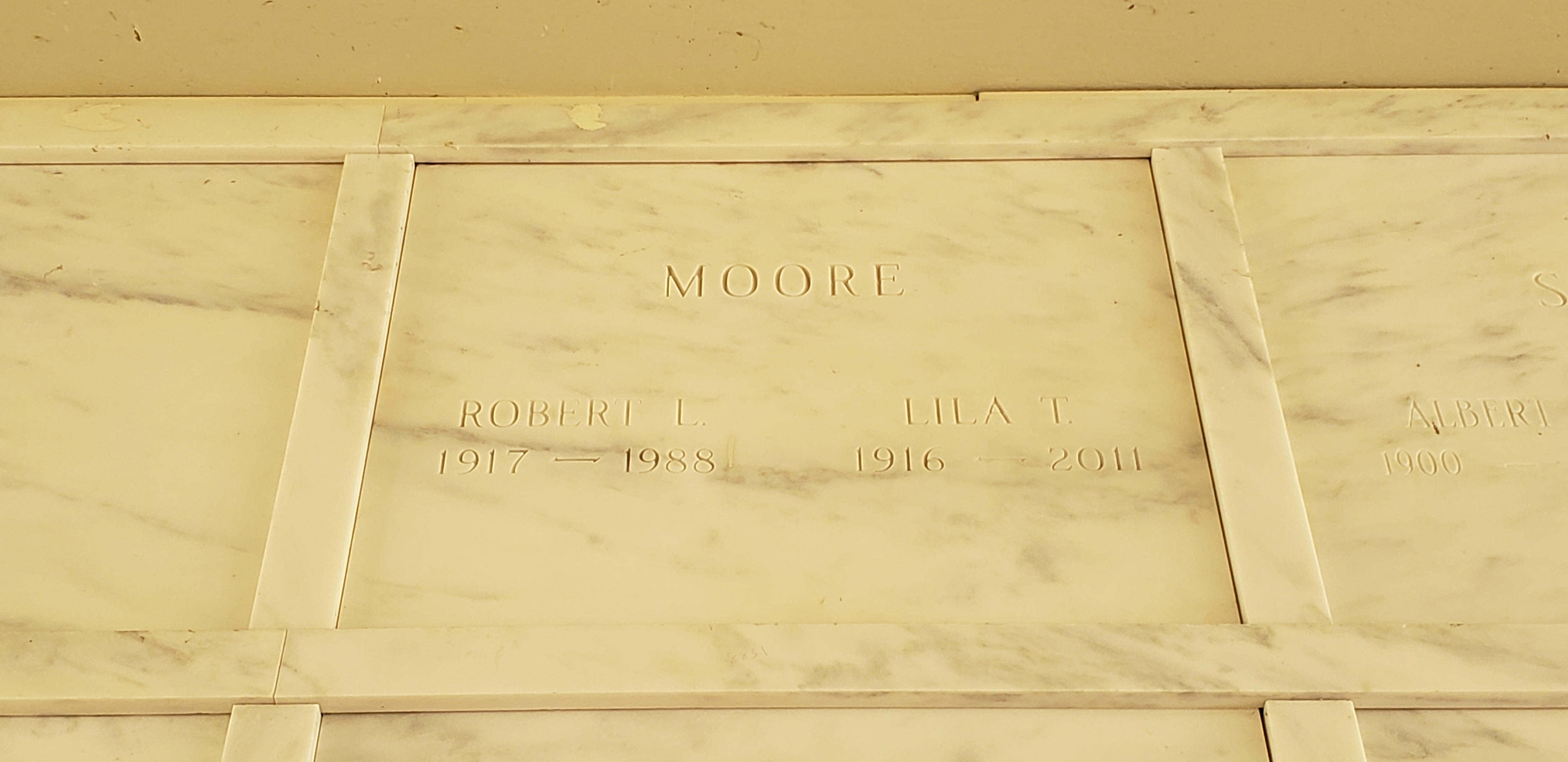 Robert L Moore