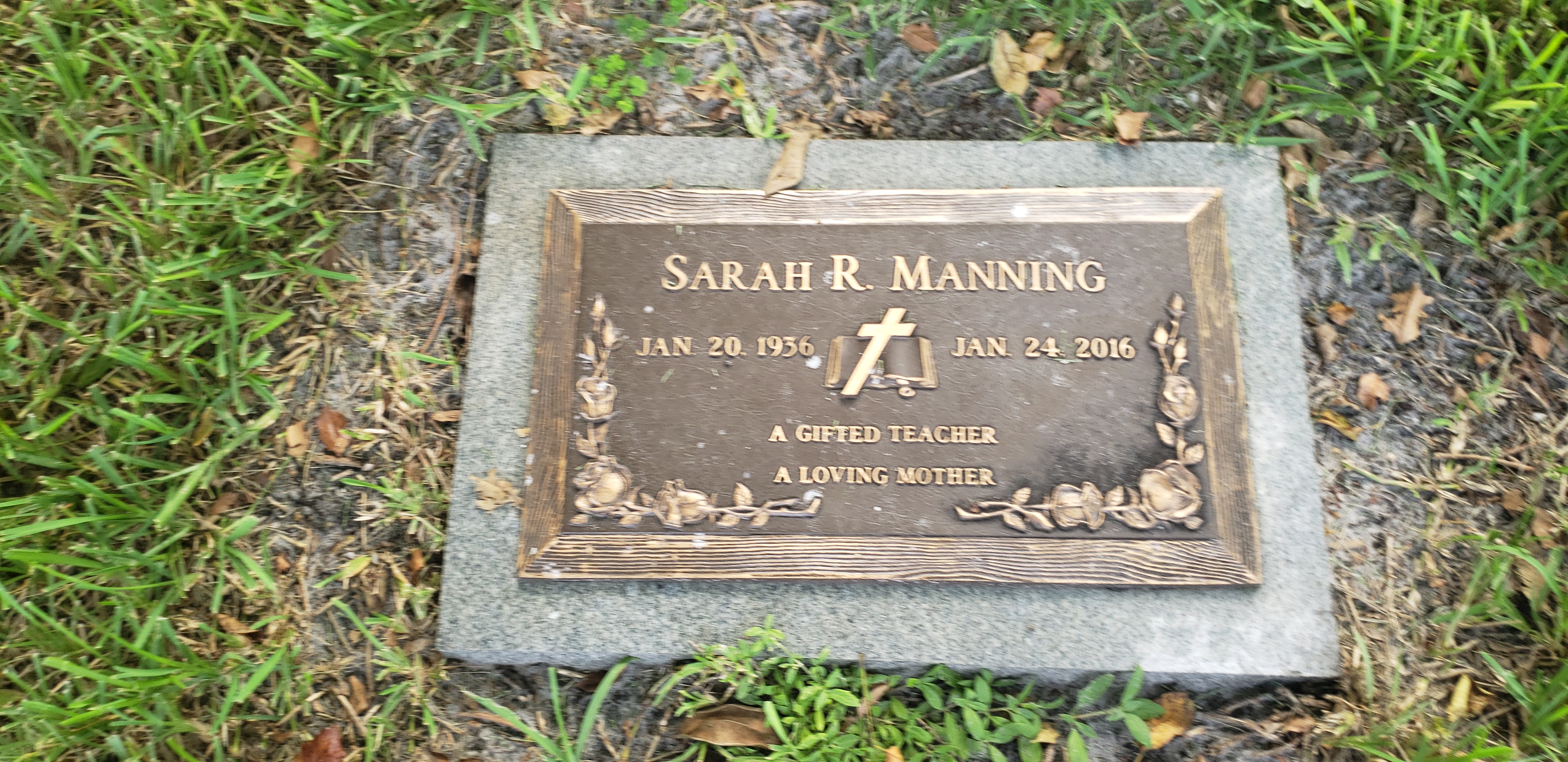 Sarah R Manning