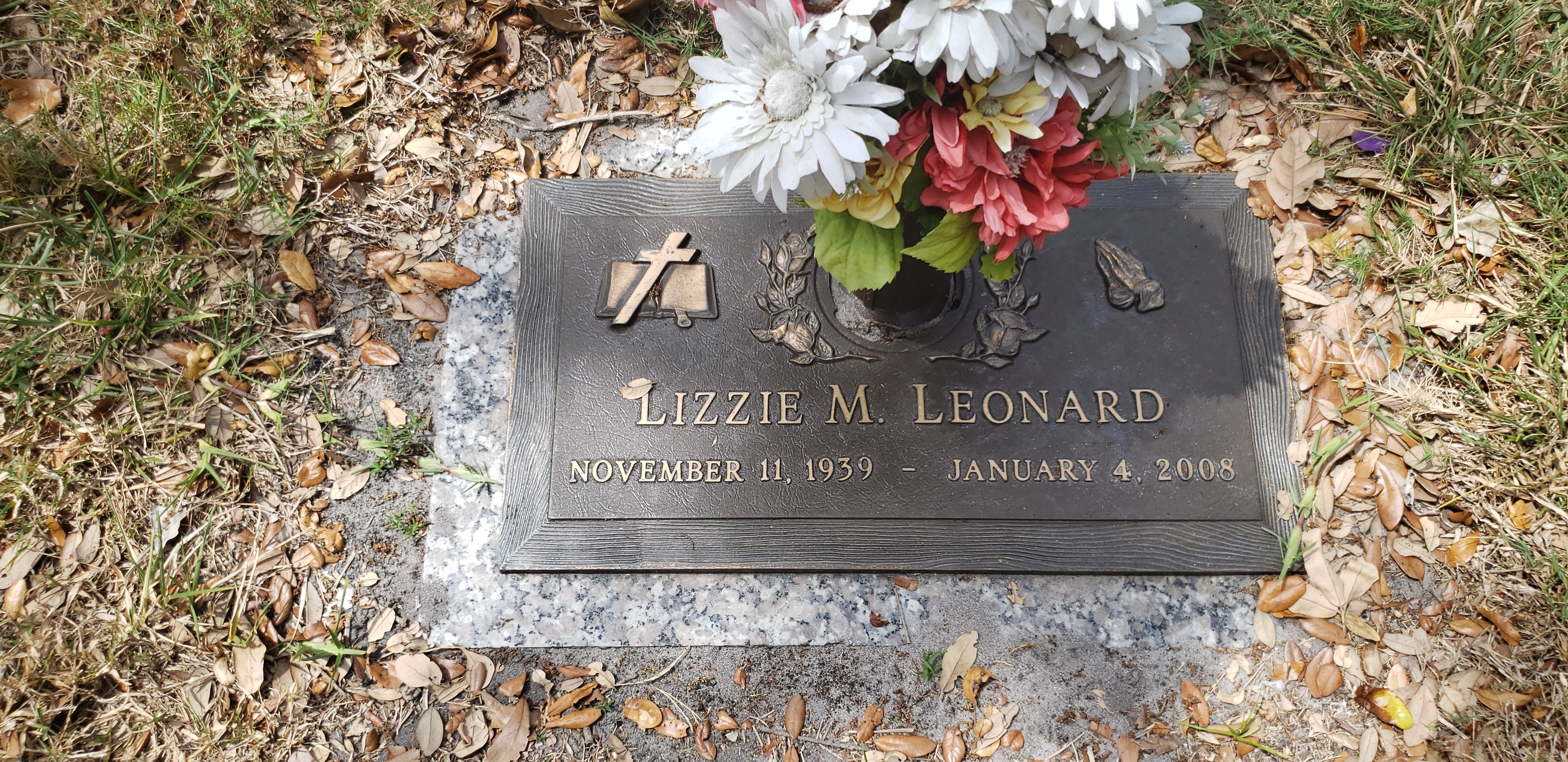 Lizzie M Leonard
