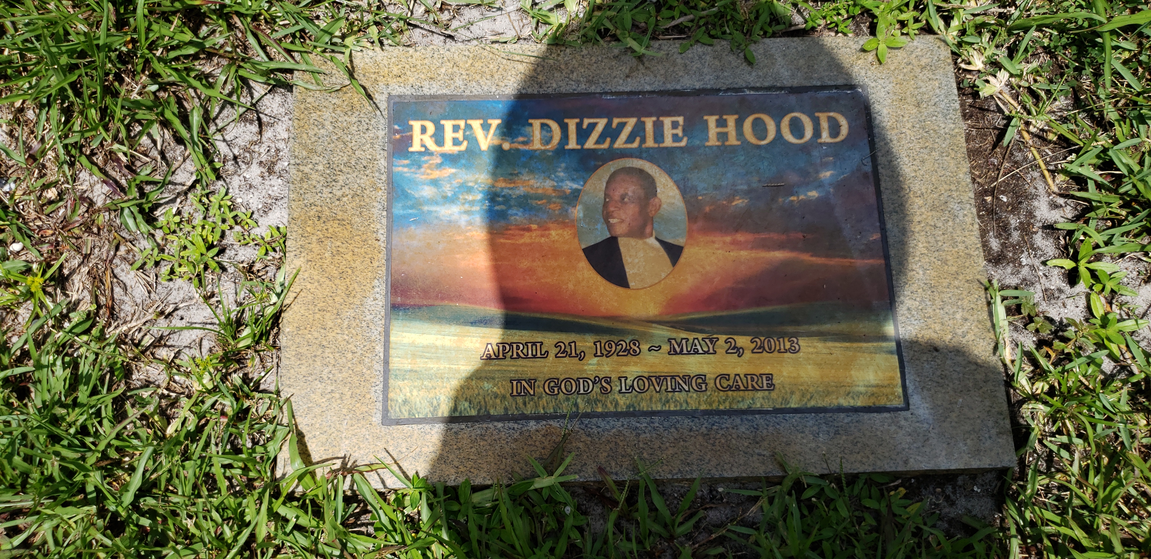 Rev Dizzie Hood