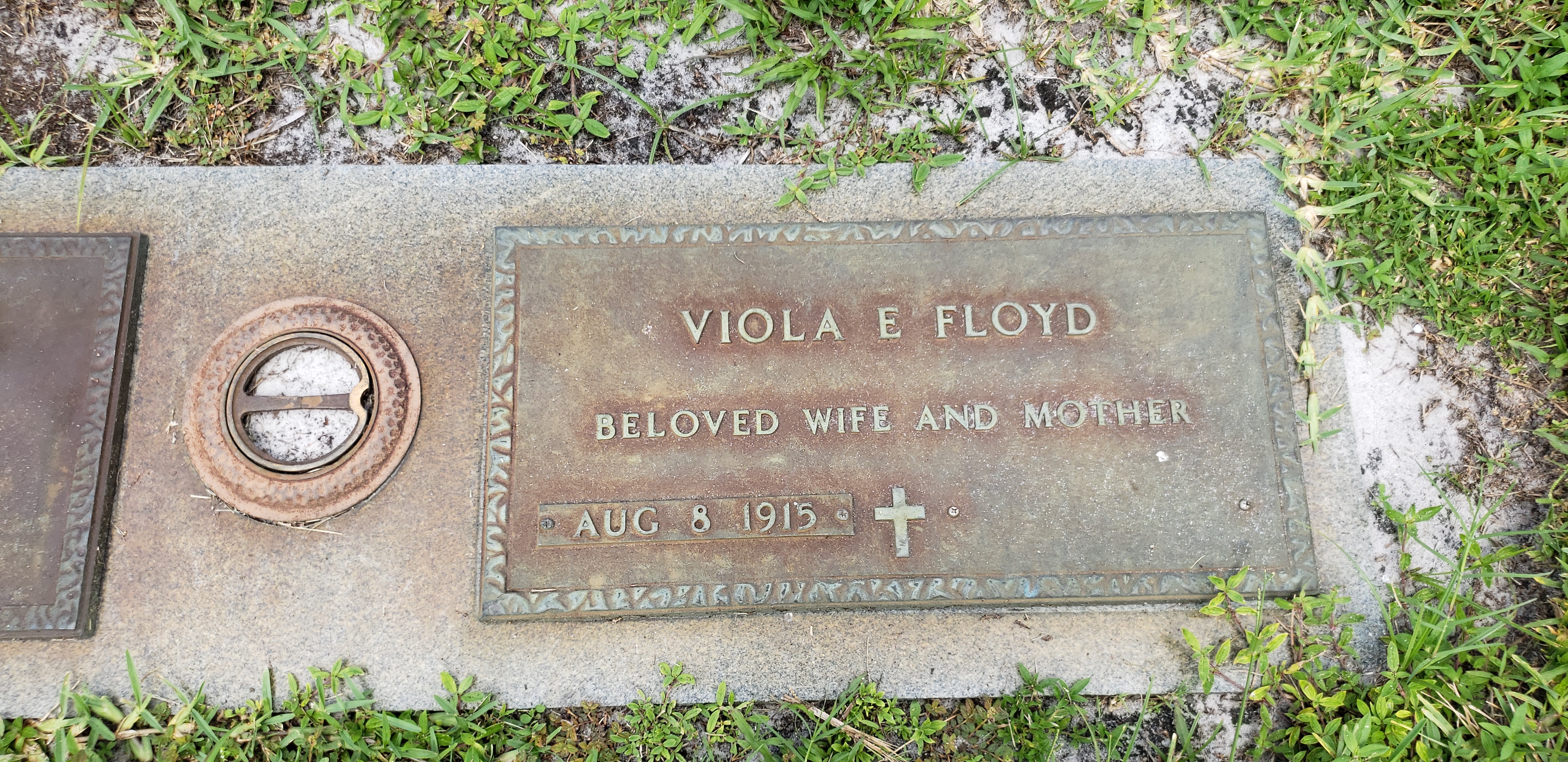 Viola E Floyd