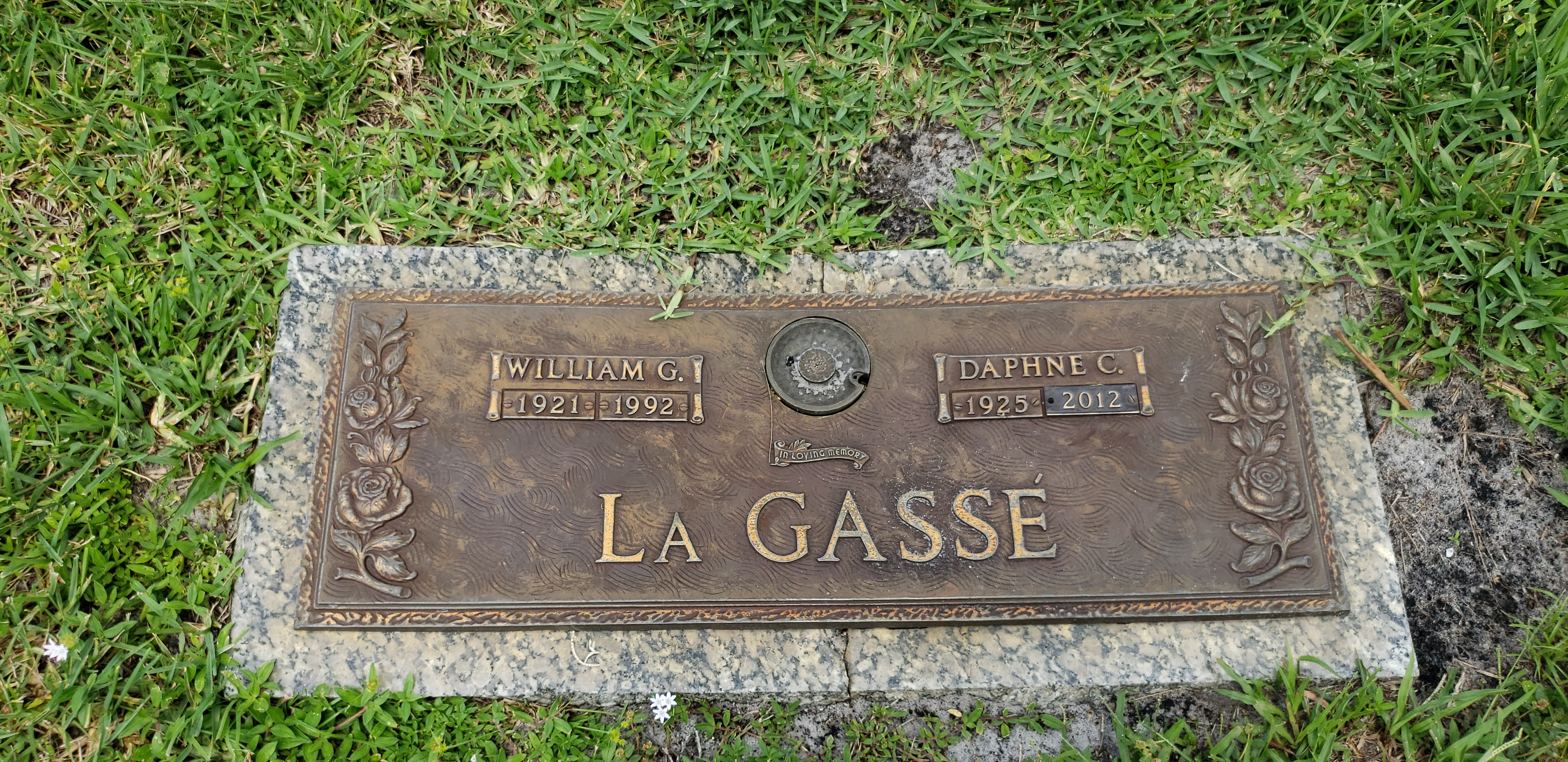 Daphne C La Gasse