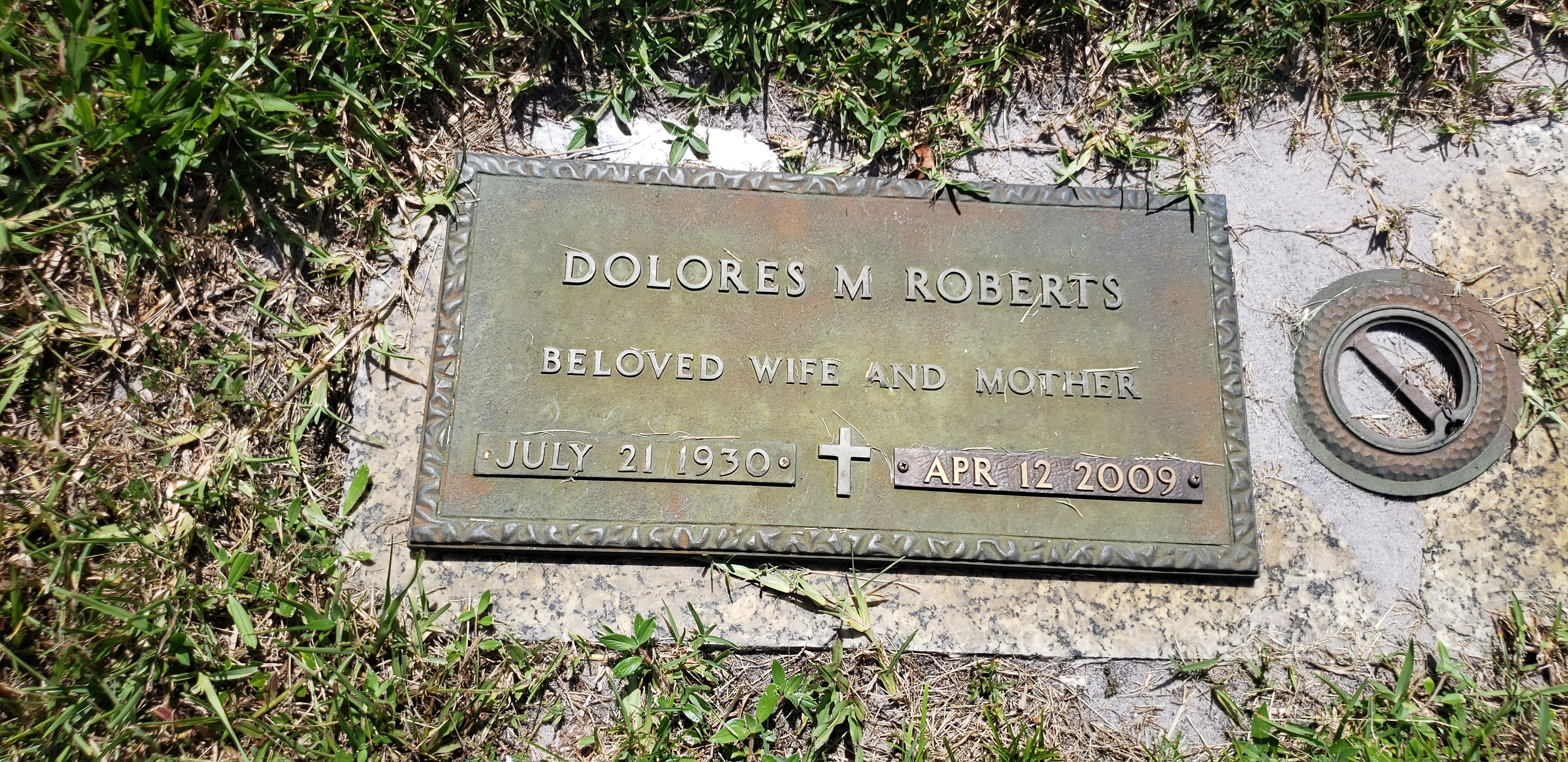 Dolores M Roberts