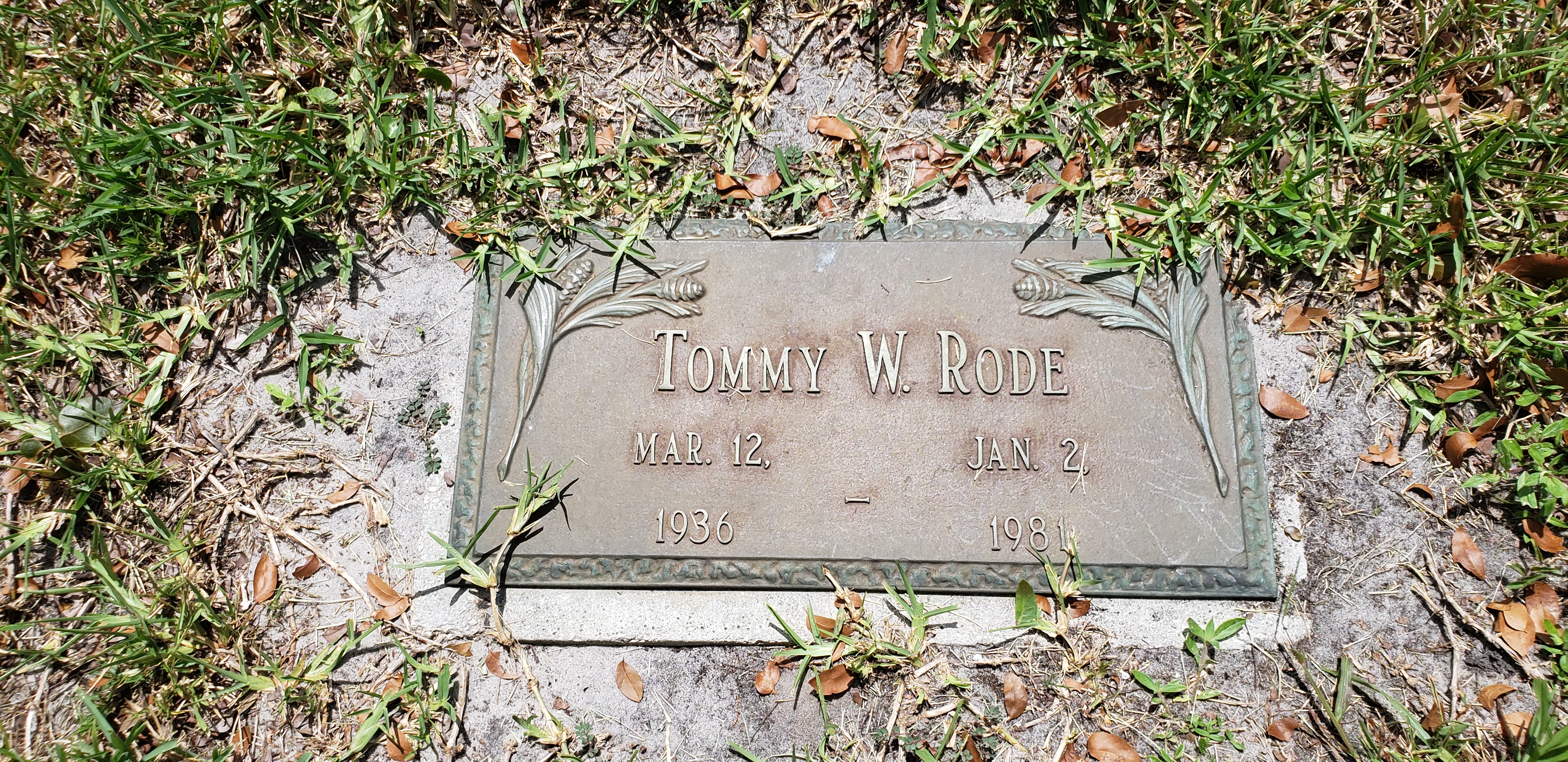 Tommy W Rode