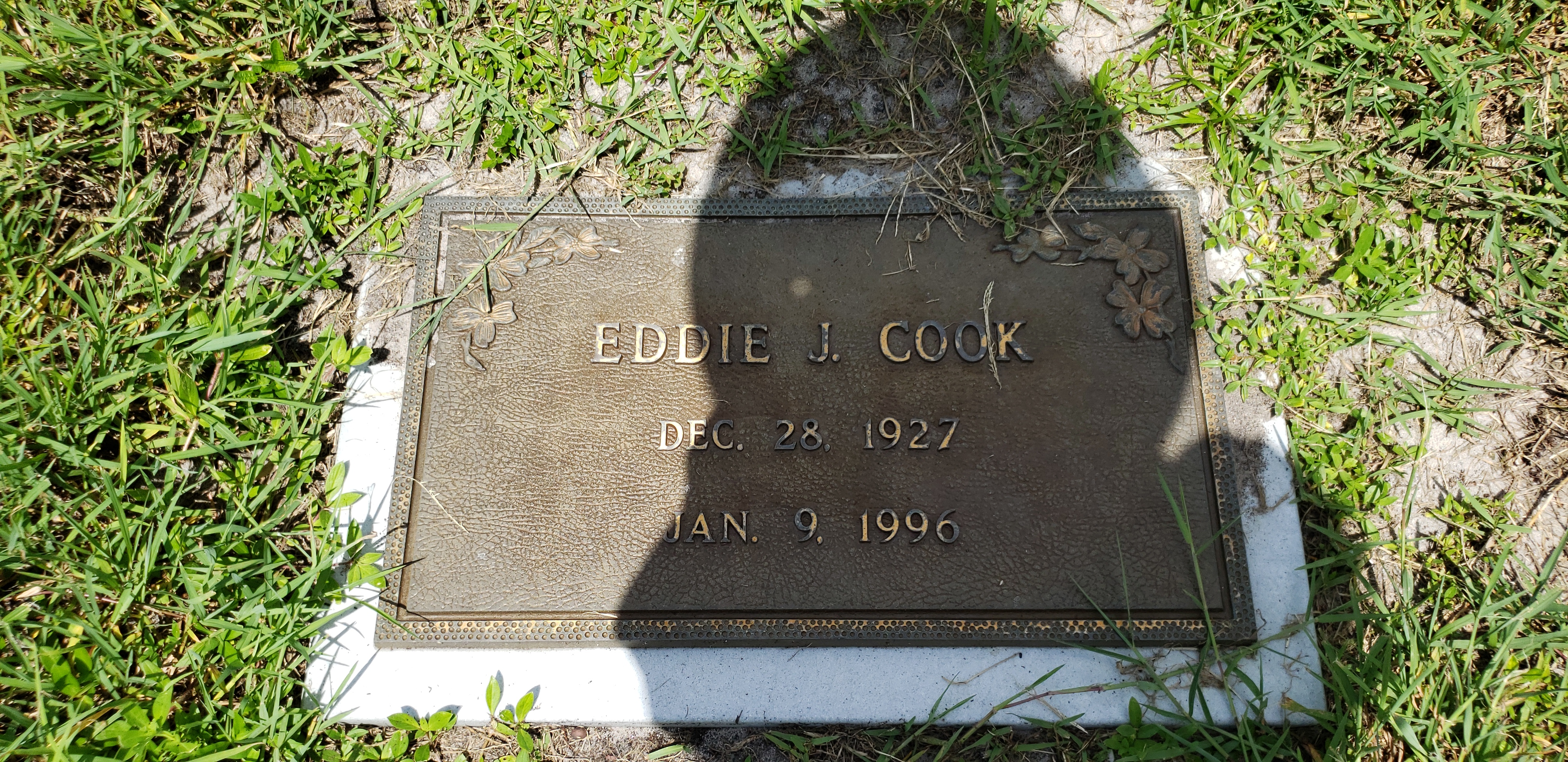 Eddie L Cook