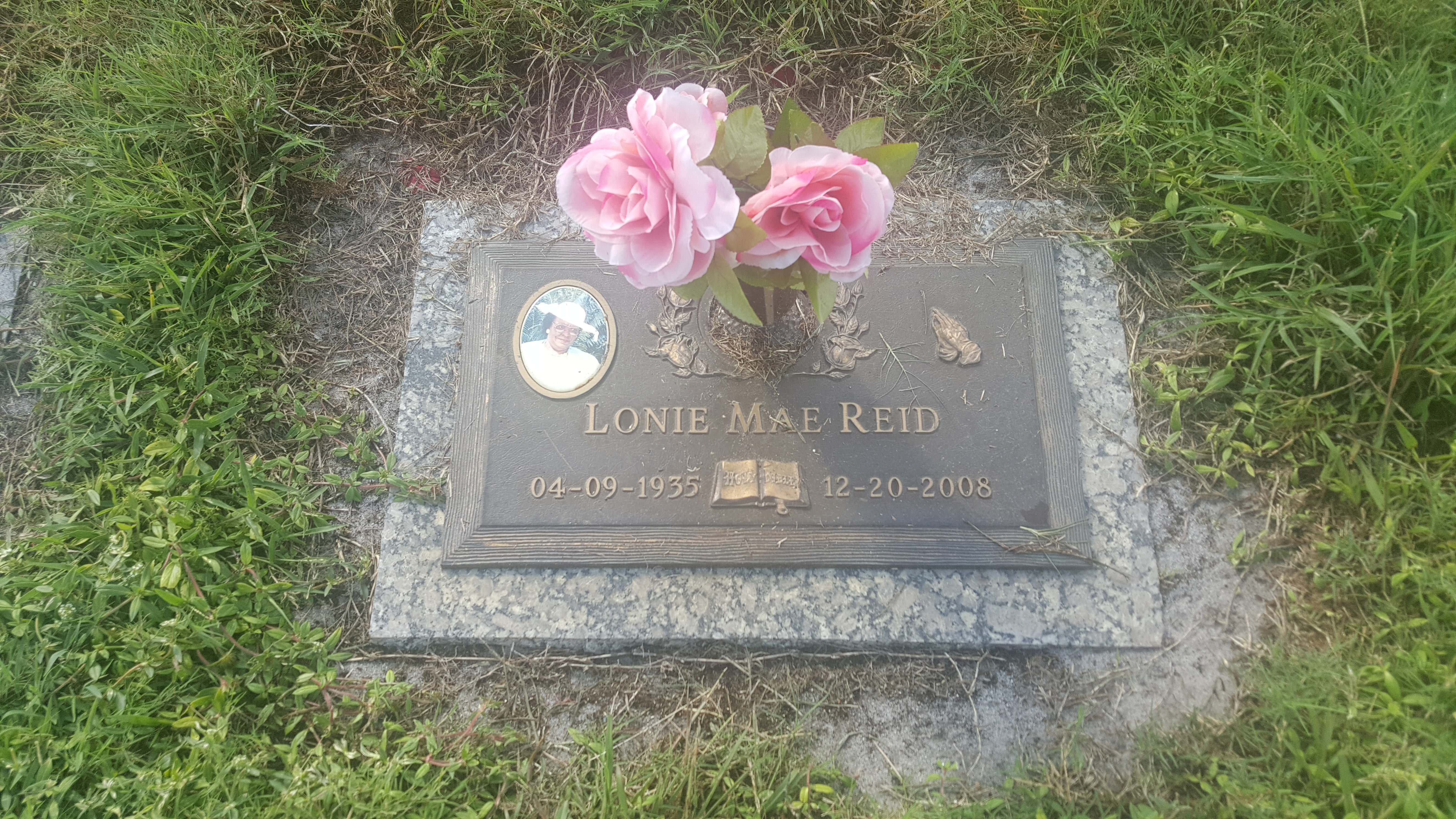 Lonie Mae Reid