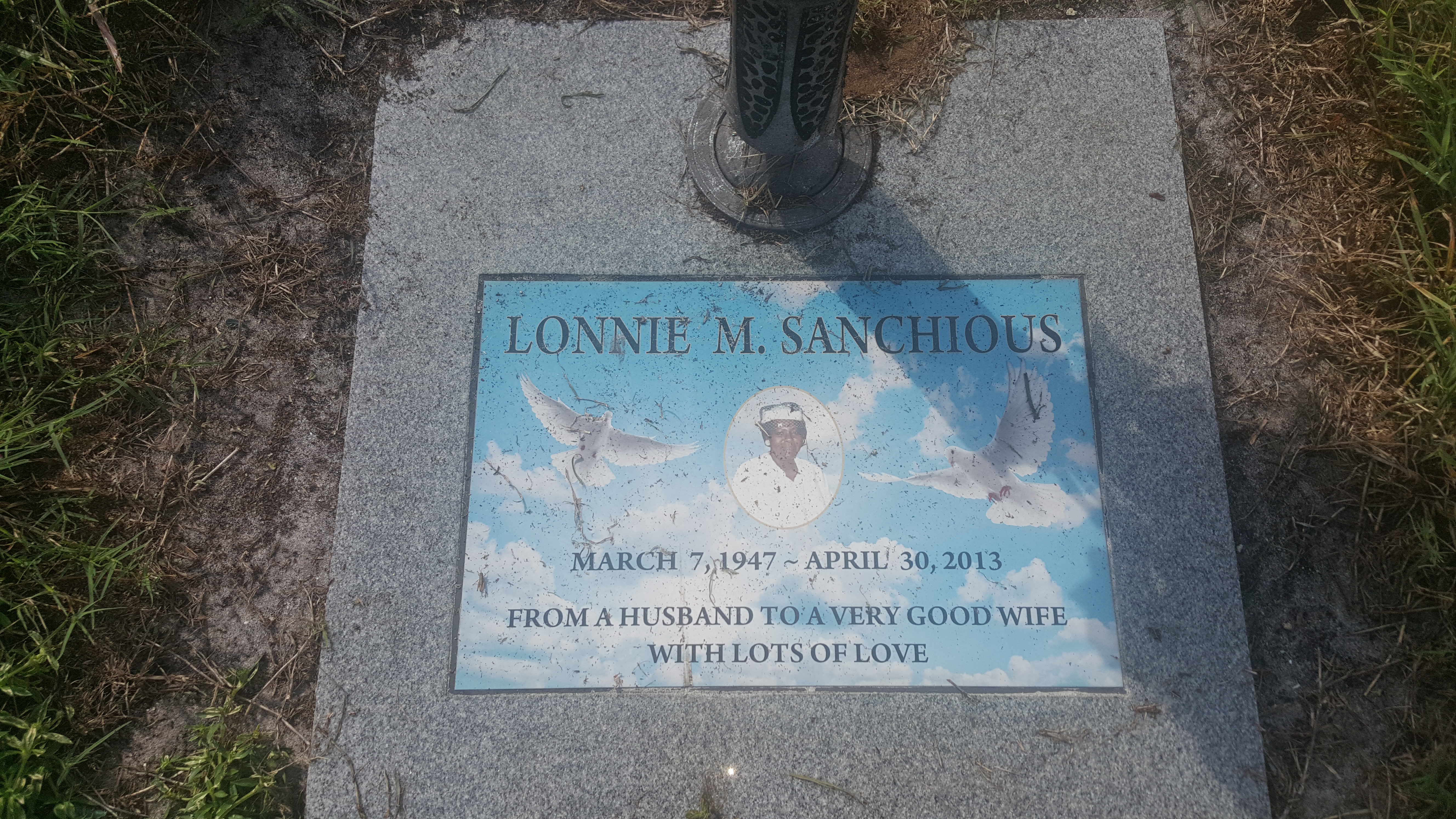 Lonnie M Sanchious